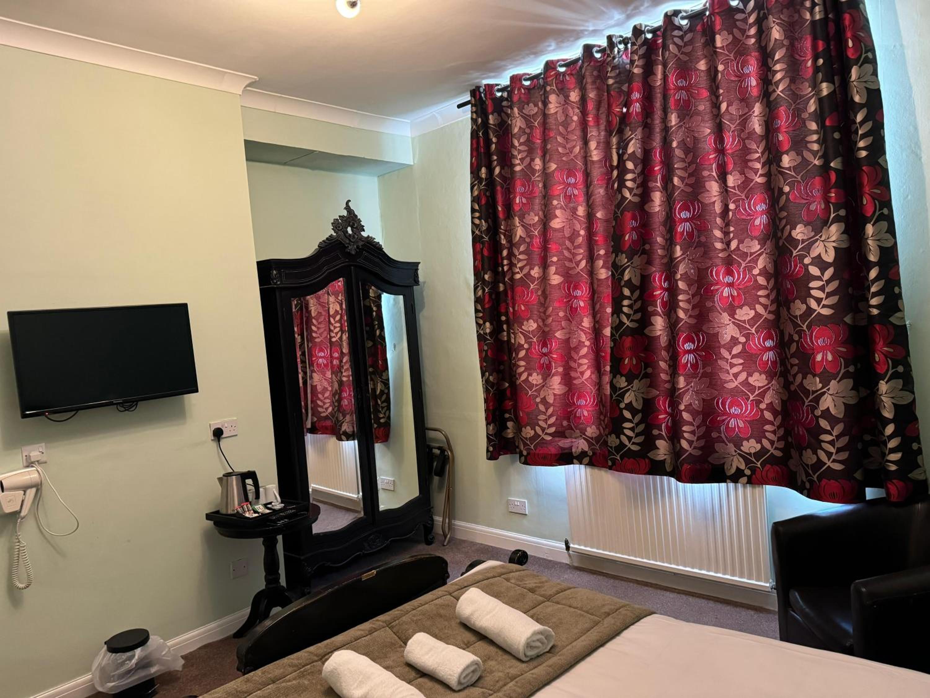 The George Hotel