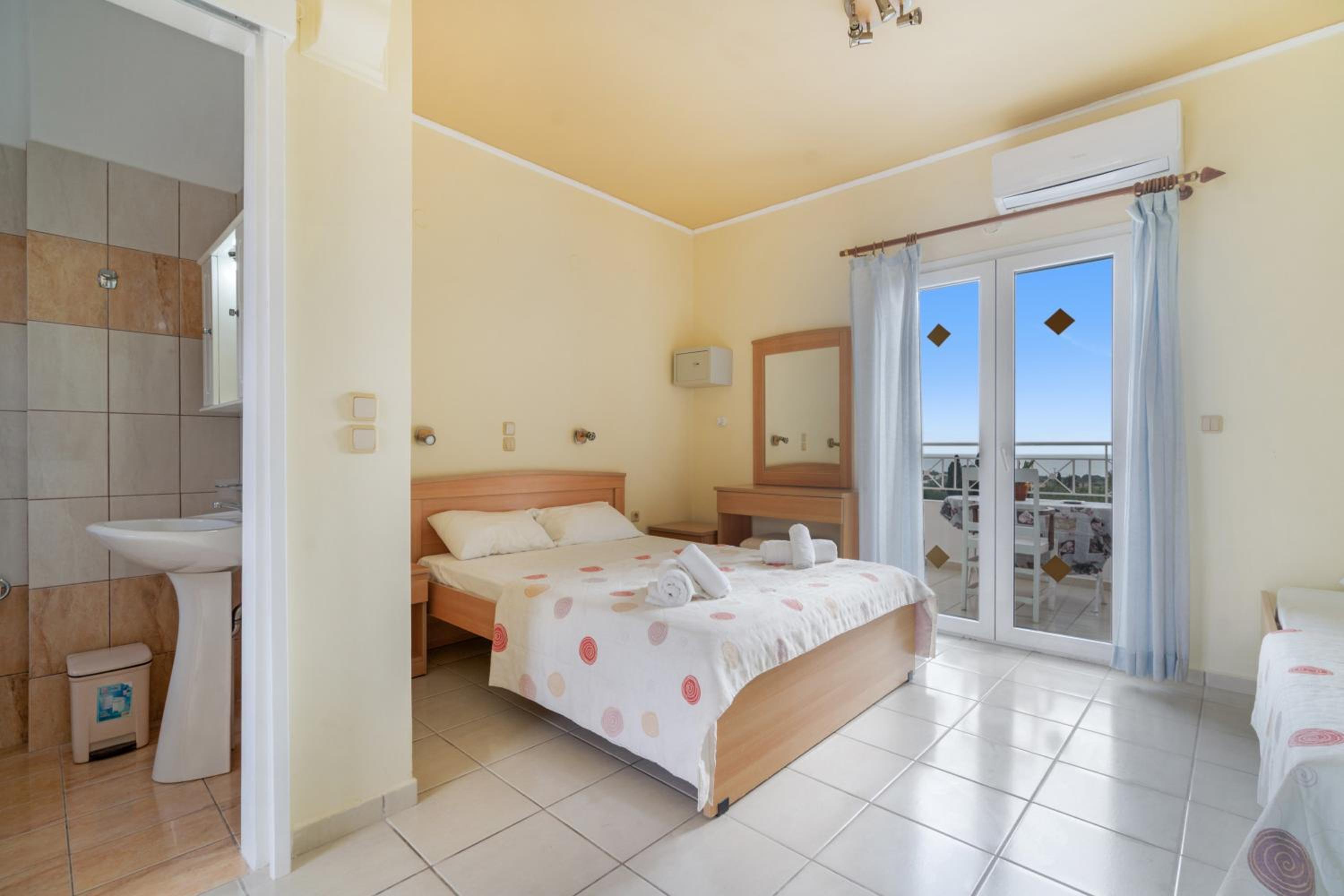 Helena Inn Kefalonia