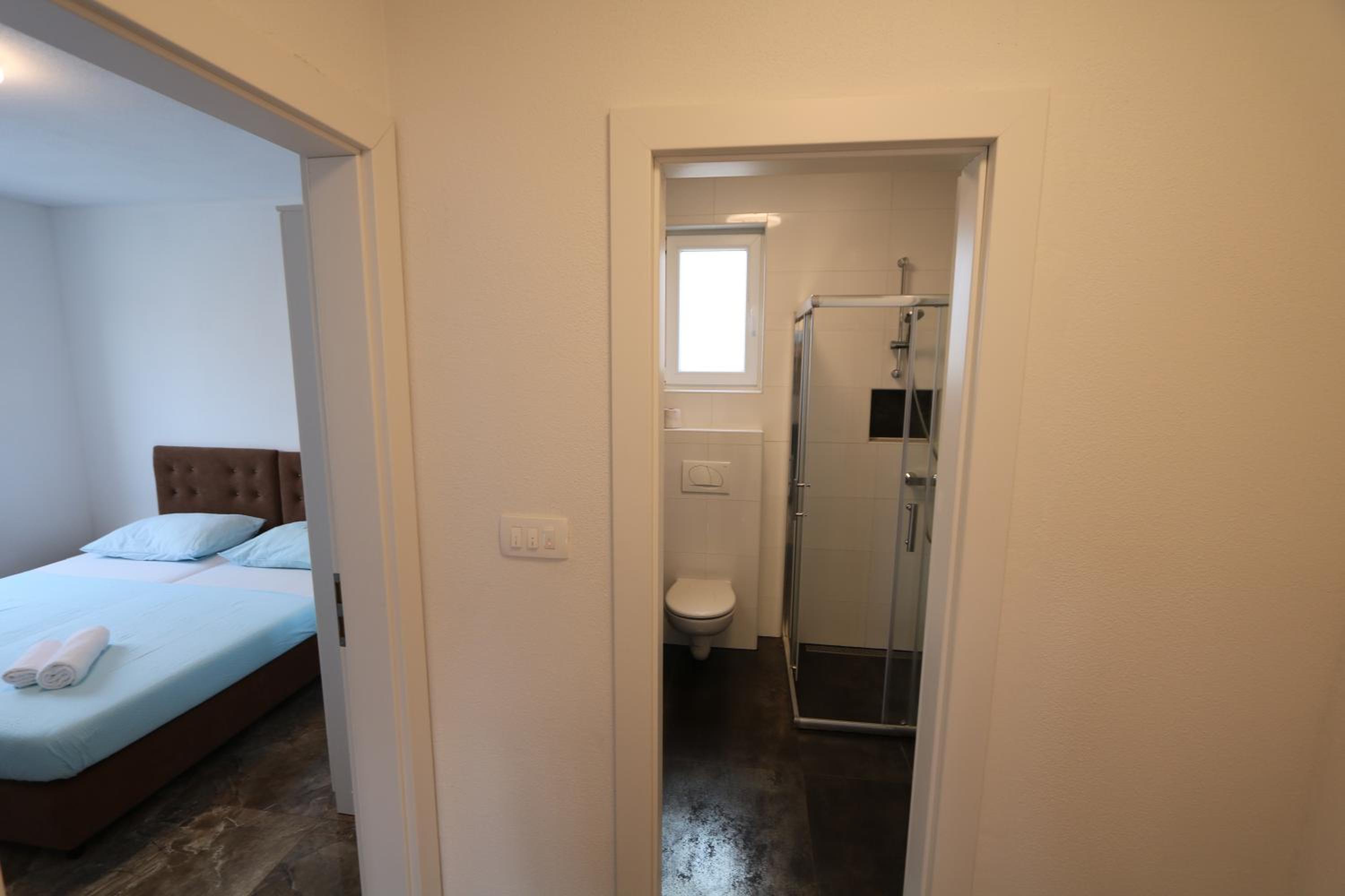 ANTODO Ivana en Novalja — bathroom