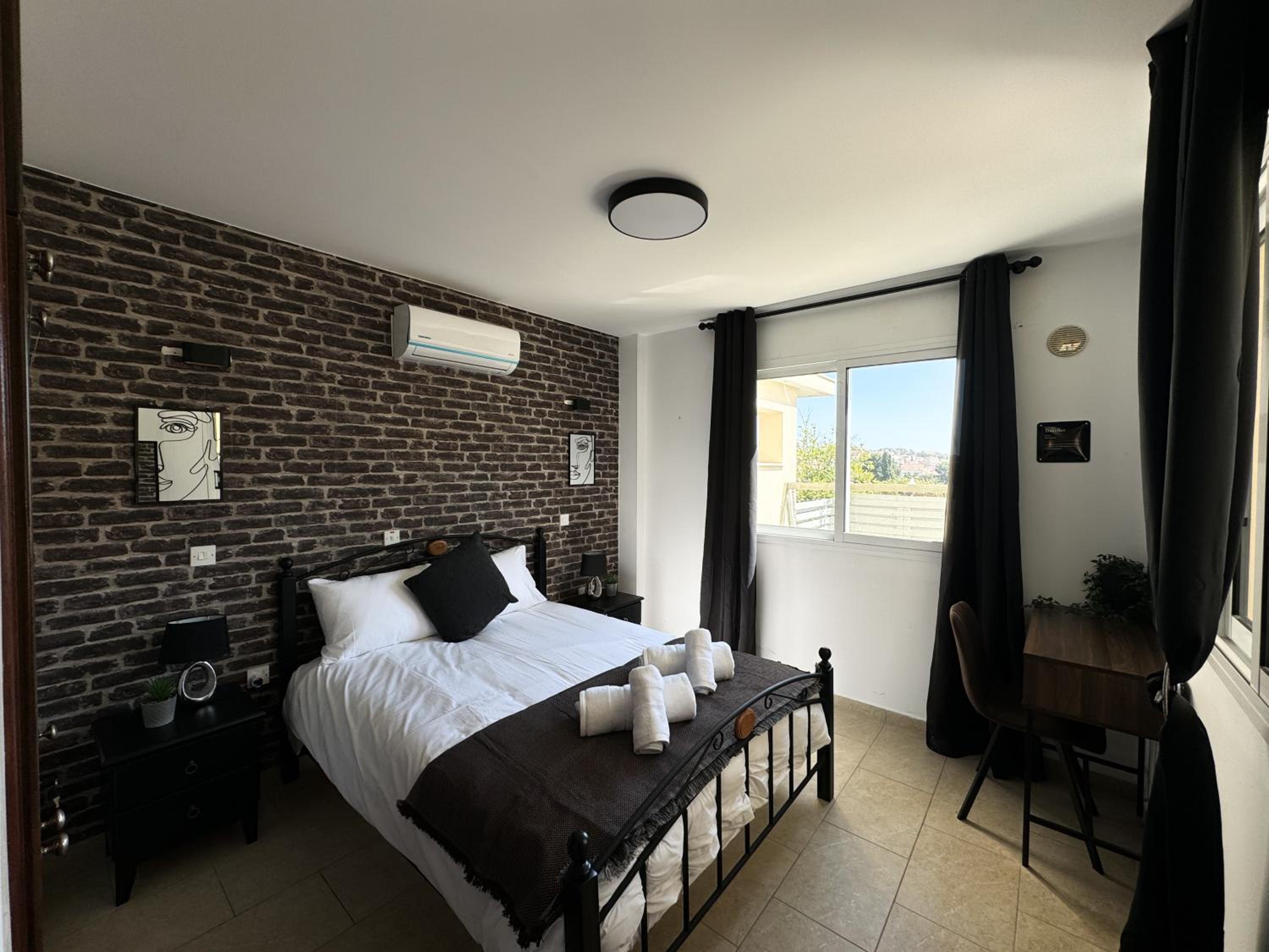 Eden Serenity 1B, Paphos, Pool