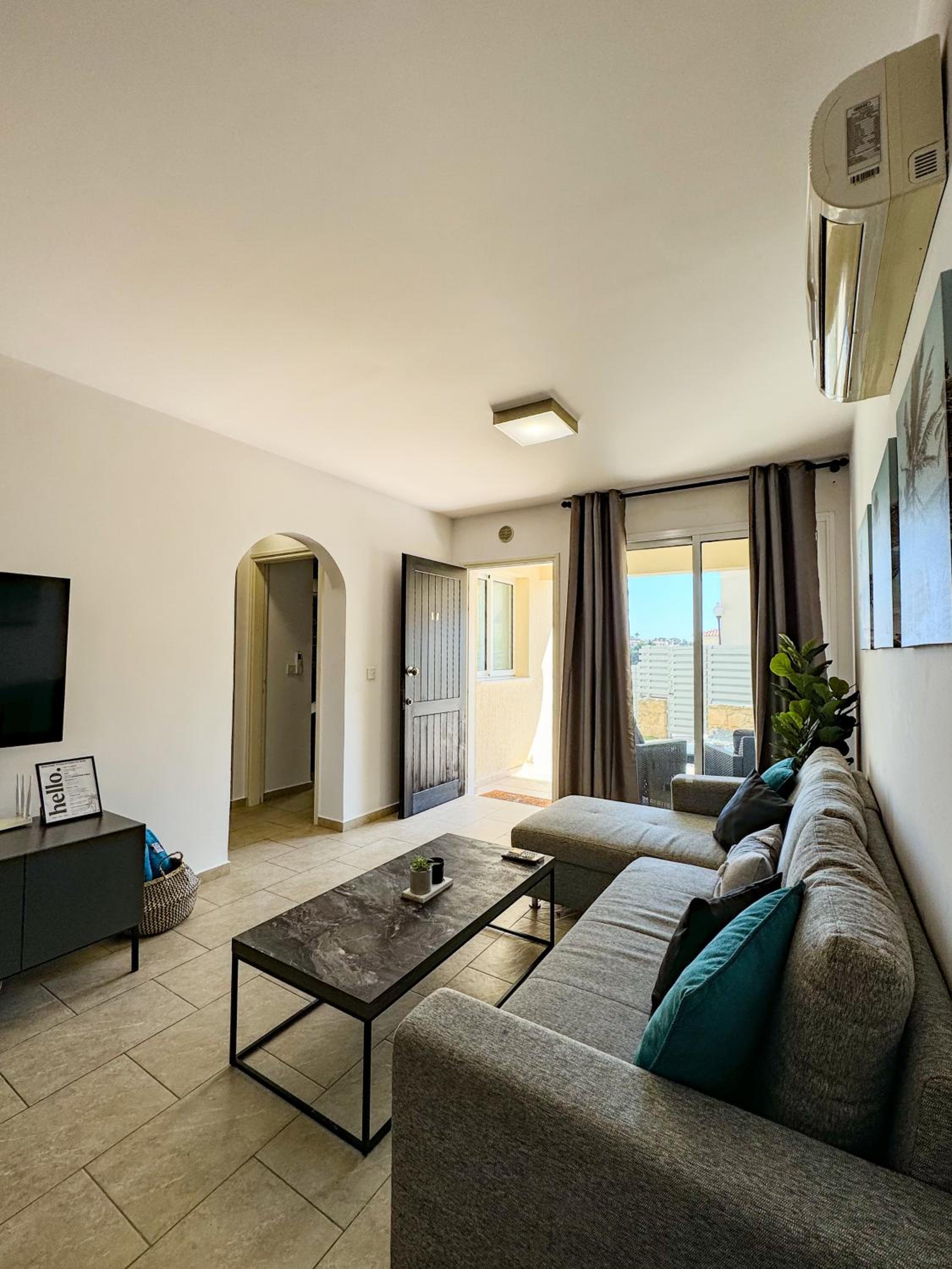 Eden Serenity 1B, Paphos, Pool