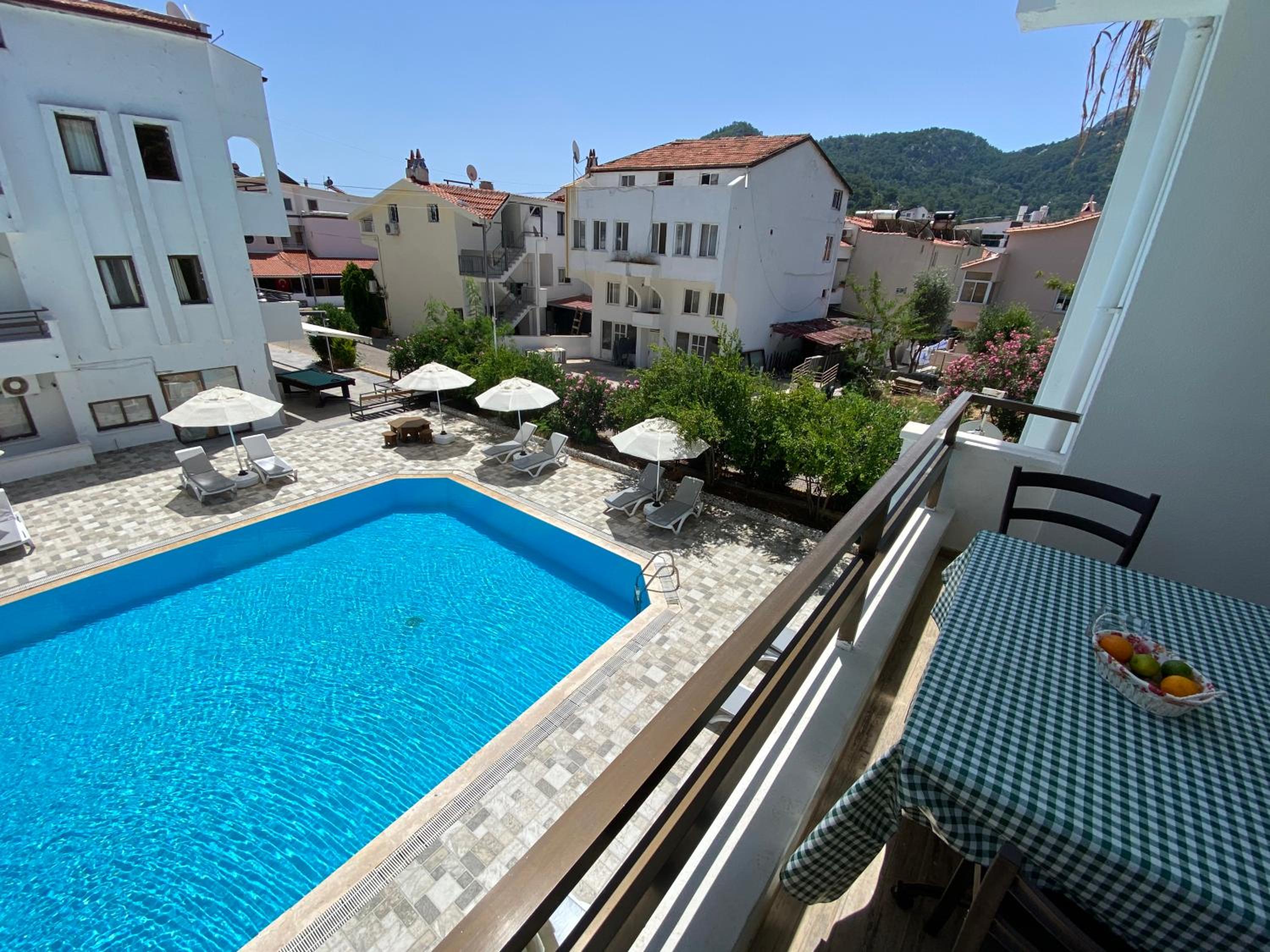 Diplomat Suites