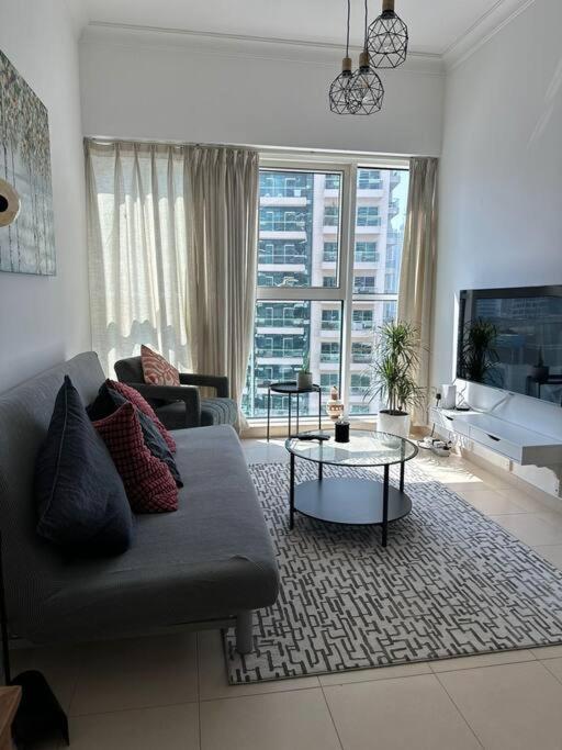 Urban Cozy 1BR apartment with Canal view - Free parking