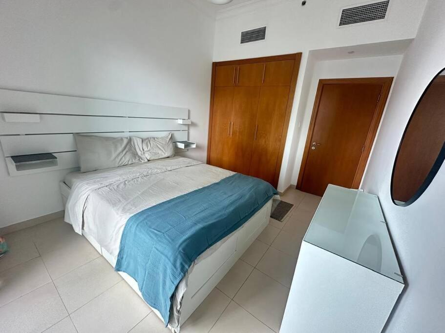 Urban Cozy 1BR apartment with Canal view - Free parking