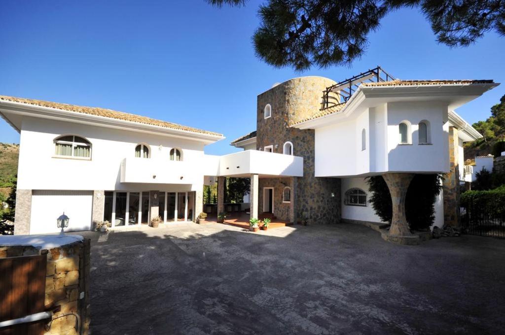 Villa Caballos, Benahavis Village