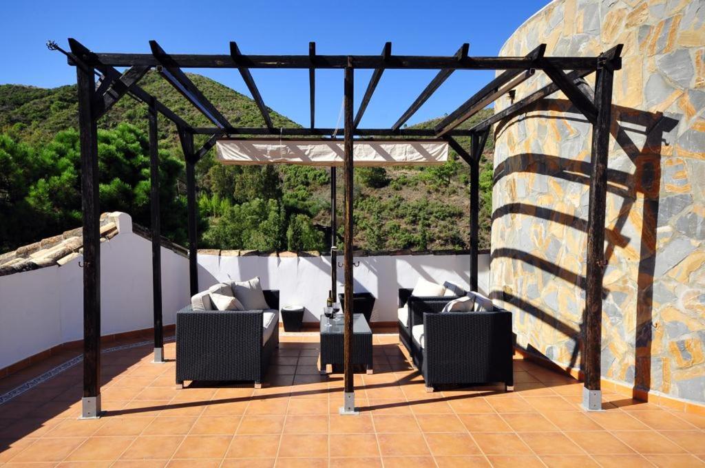 Villa Caballos, Benahavis Village