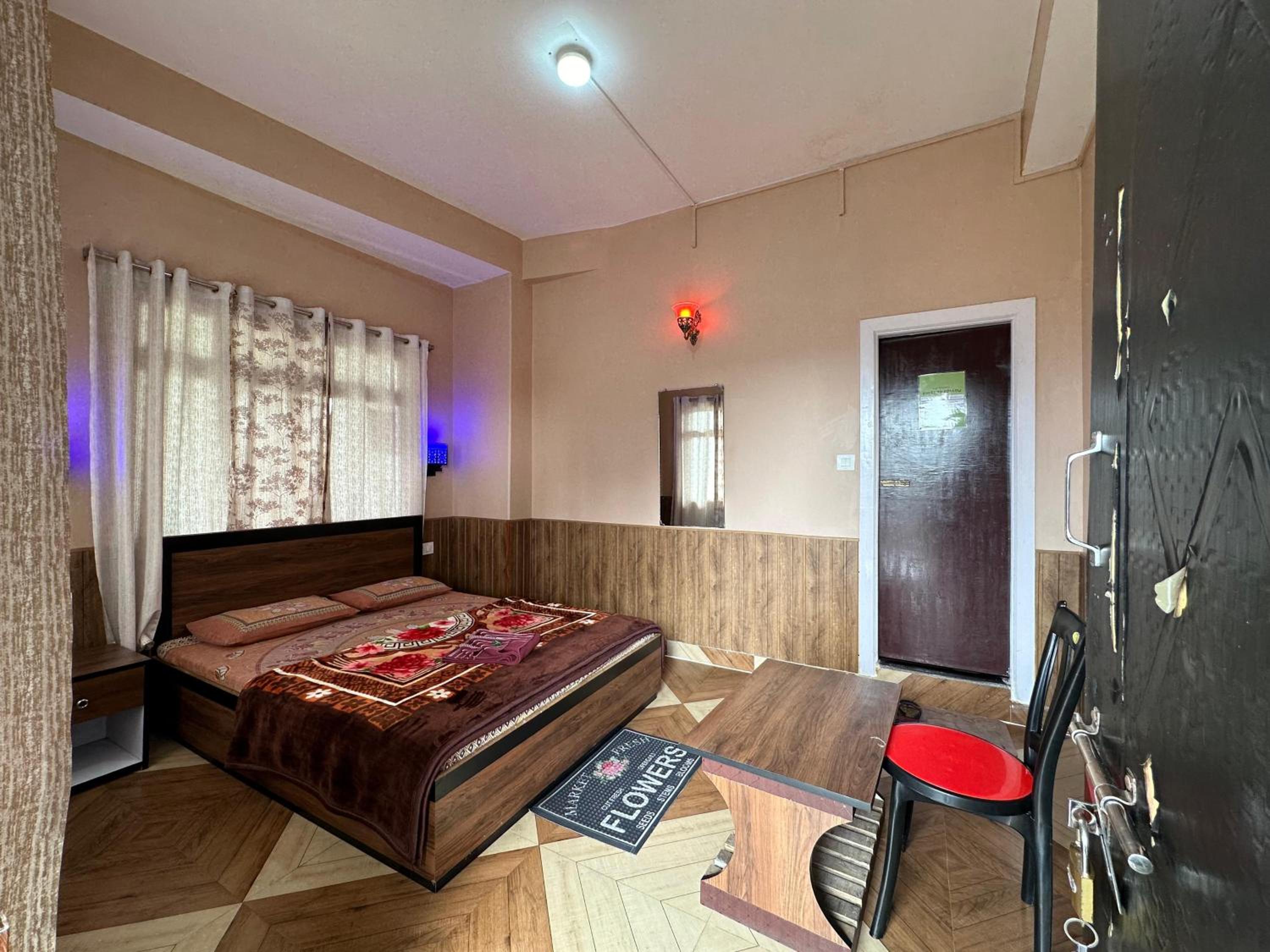 Homestay Singh Residency side view