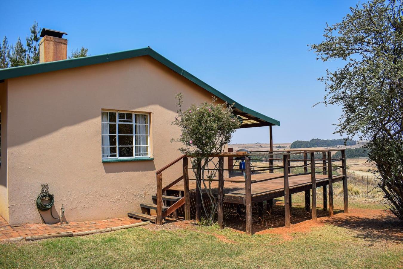 Dabchick Cottage view 3