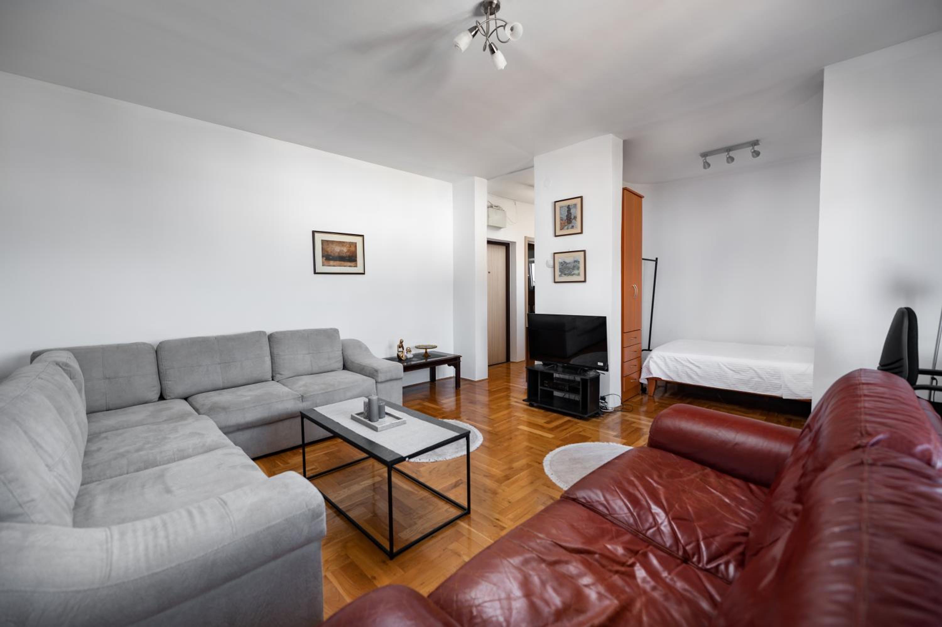 Sky Center Apartment