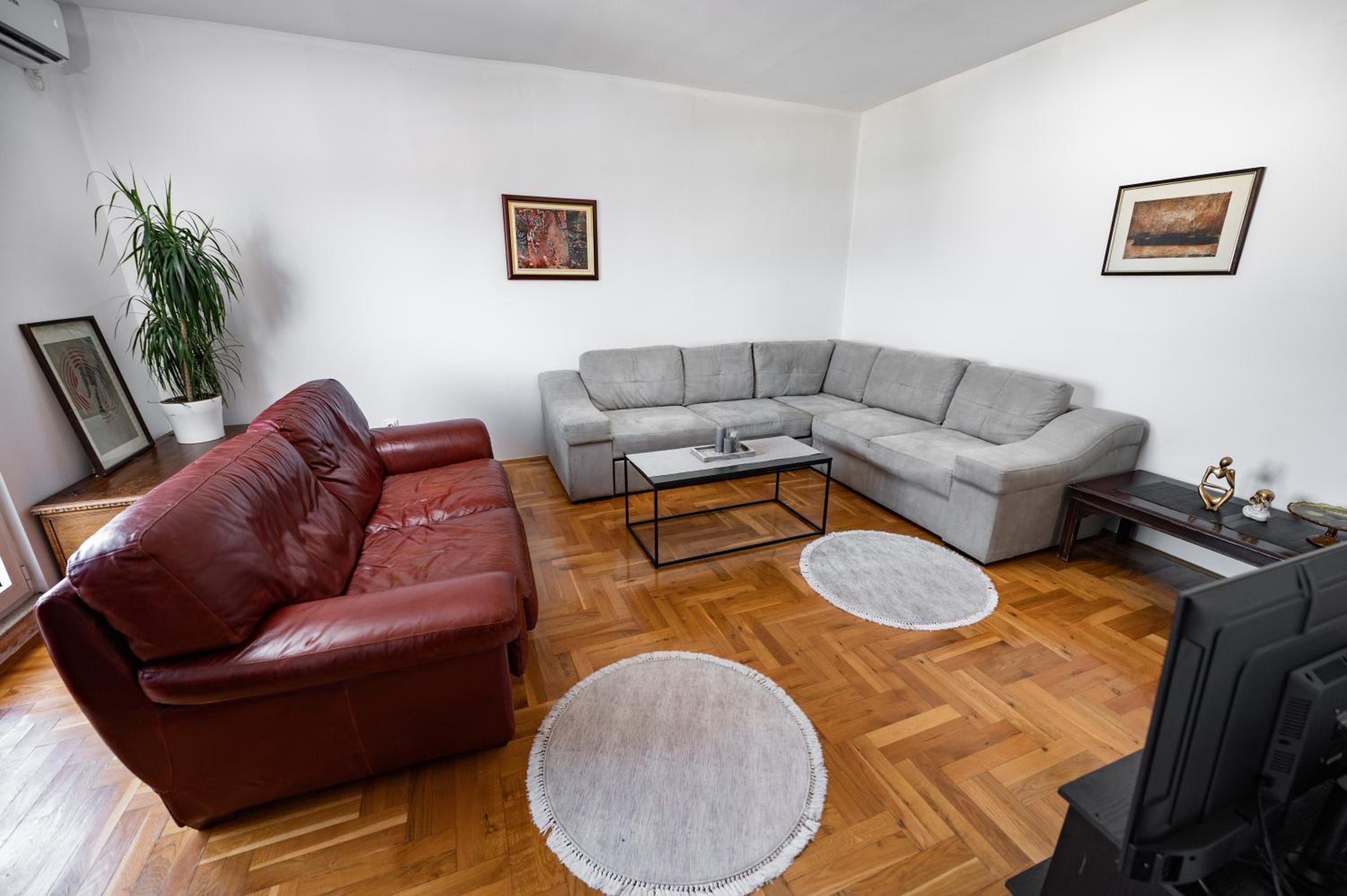 Sky Center Apartment