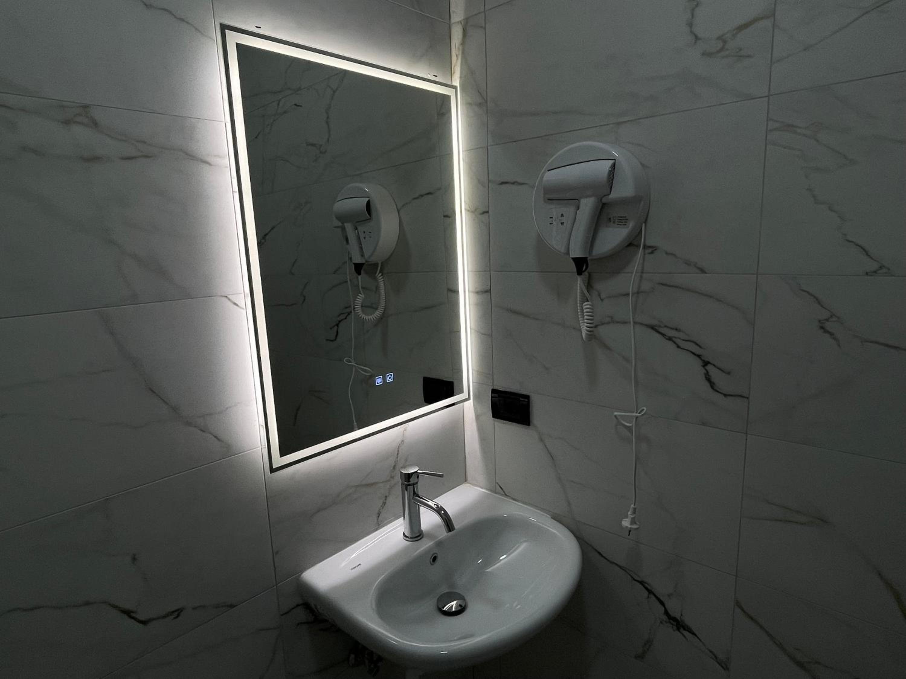 Amorino Tirana B&B