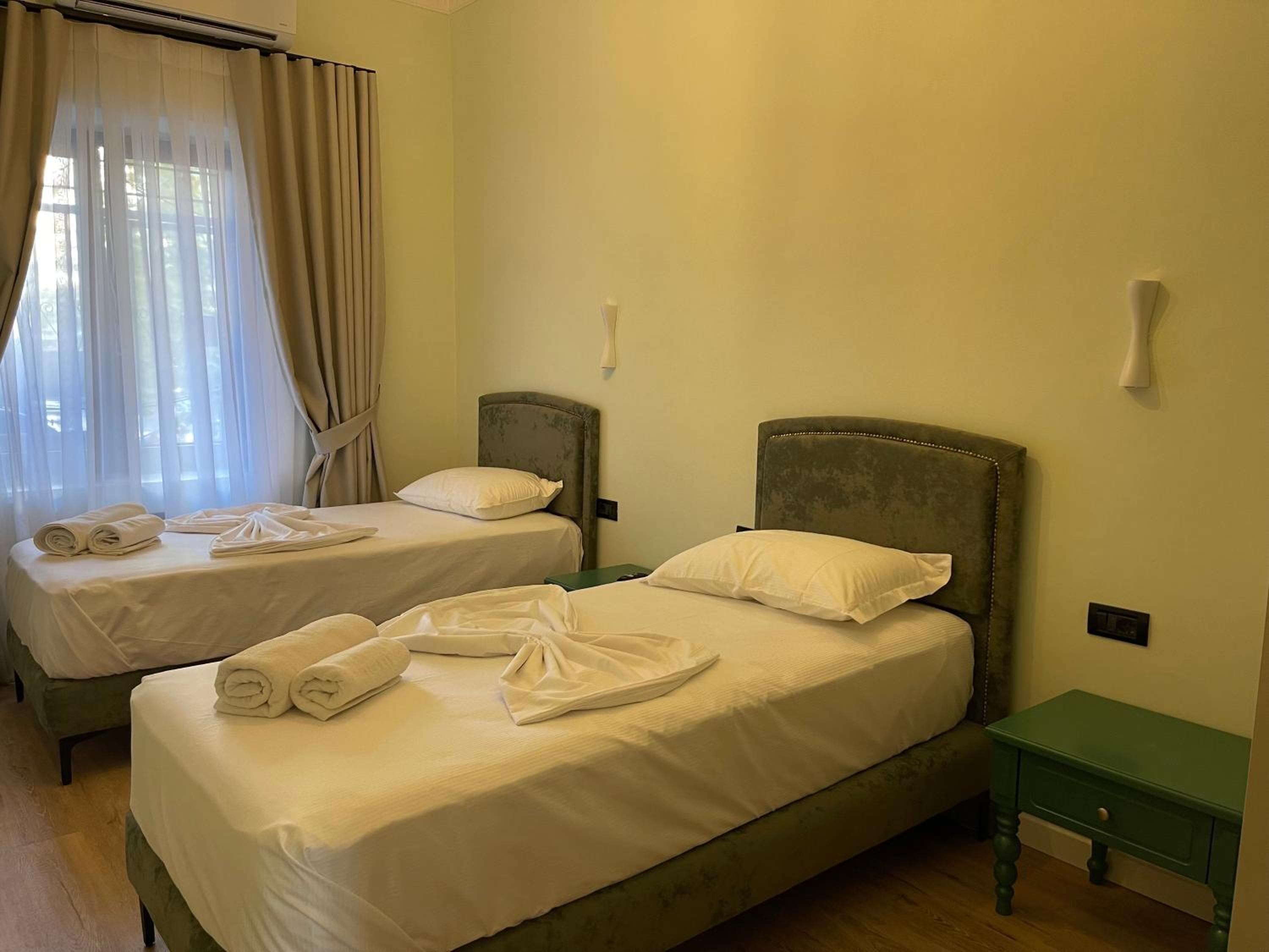 Amorino Tirana B&B
