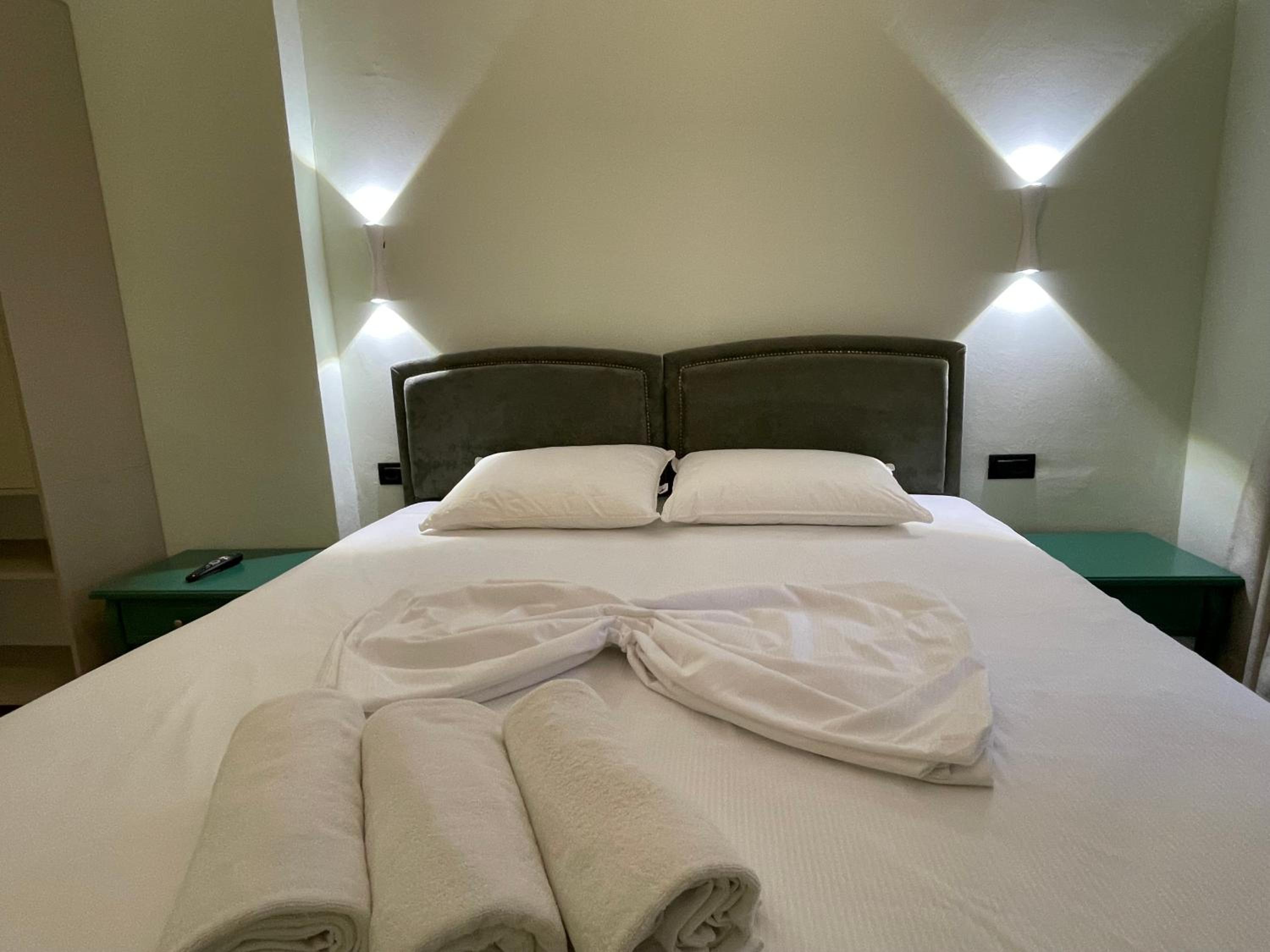 Amorino Tirana B&B