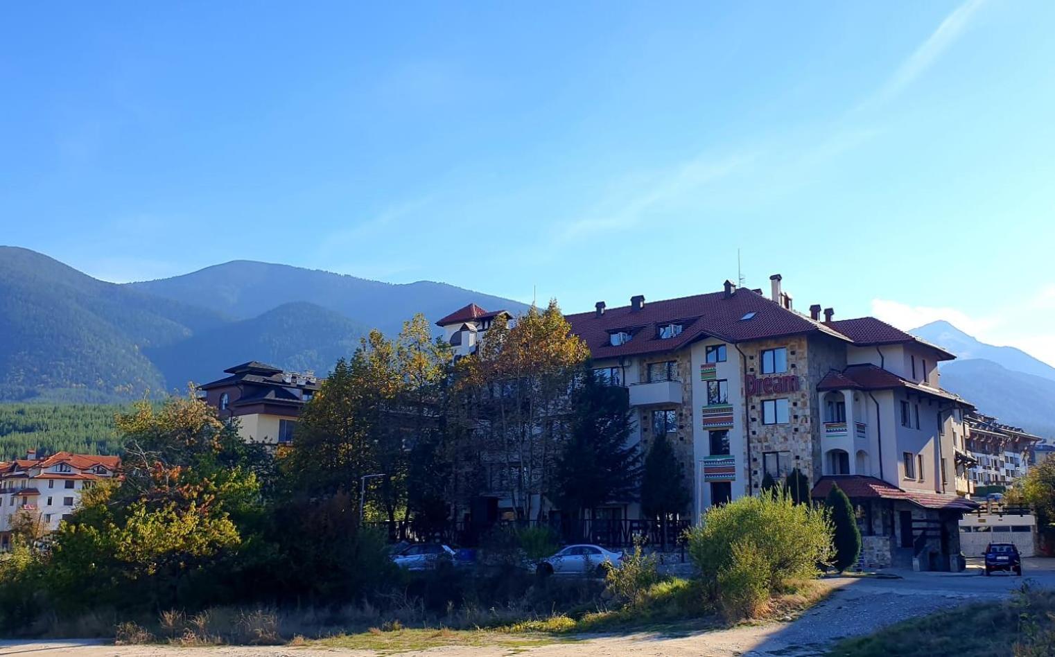 Exclusive two-floor 3-bedrooms apartment on the top floor