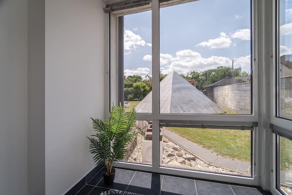 Elisabeth Apartments By Pyramid