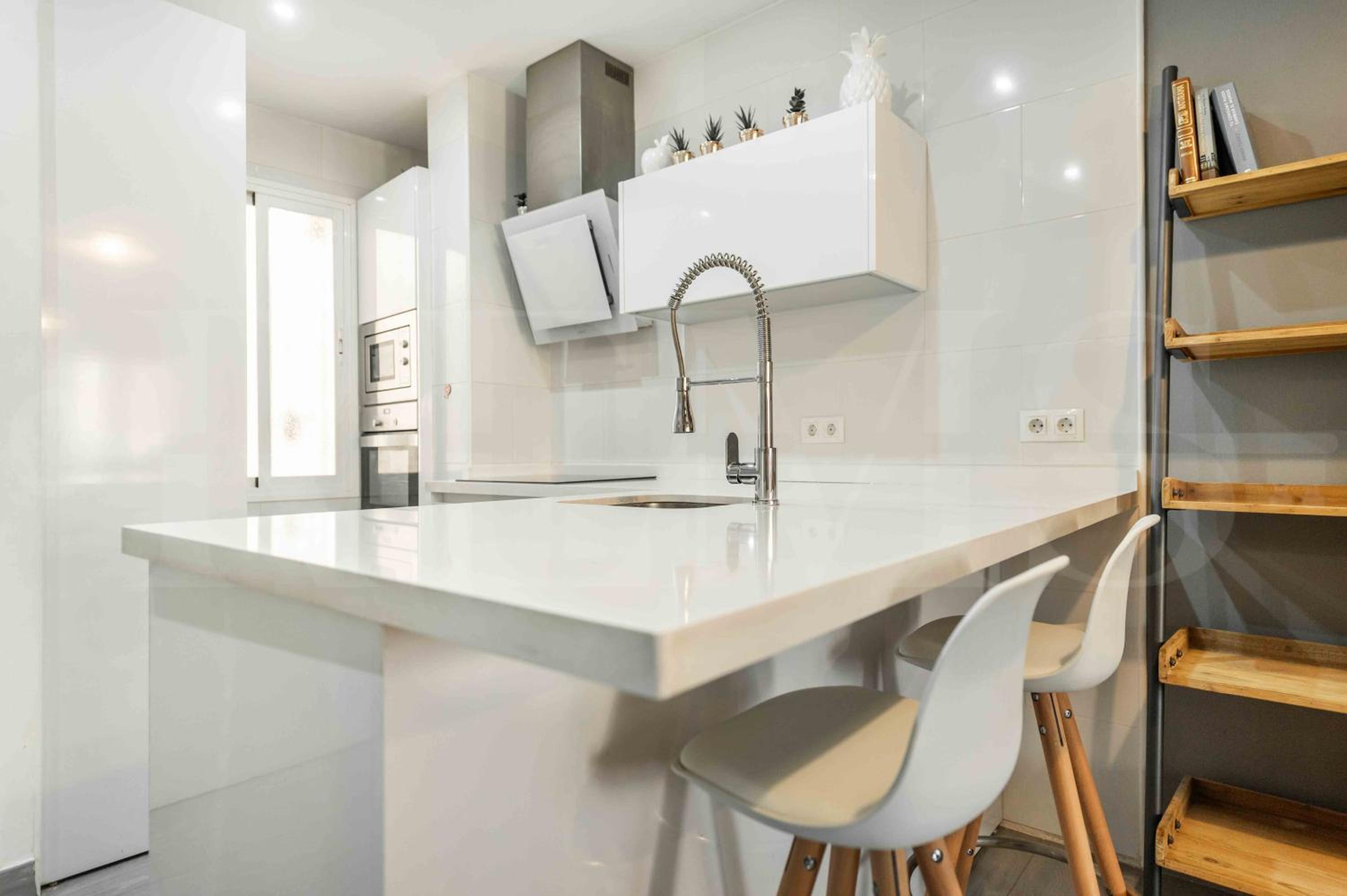 Boho apartment near center by REMS