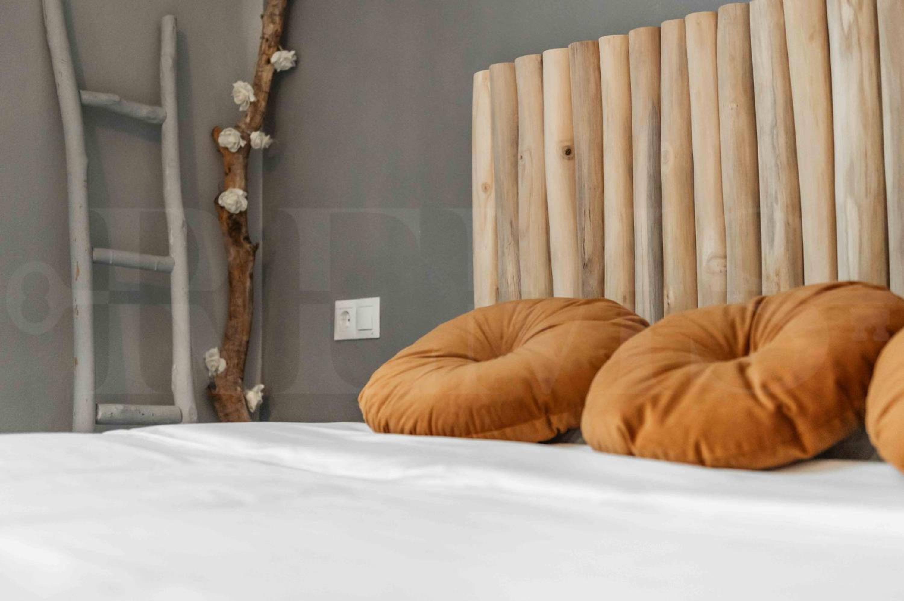 Boho apartment near center by REMS