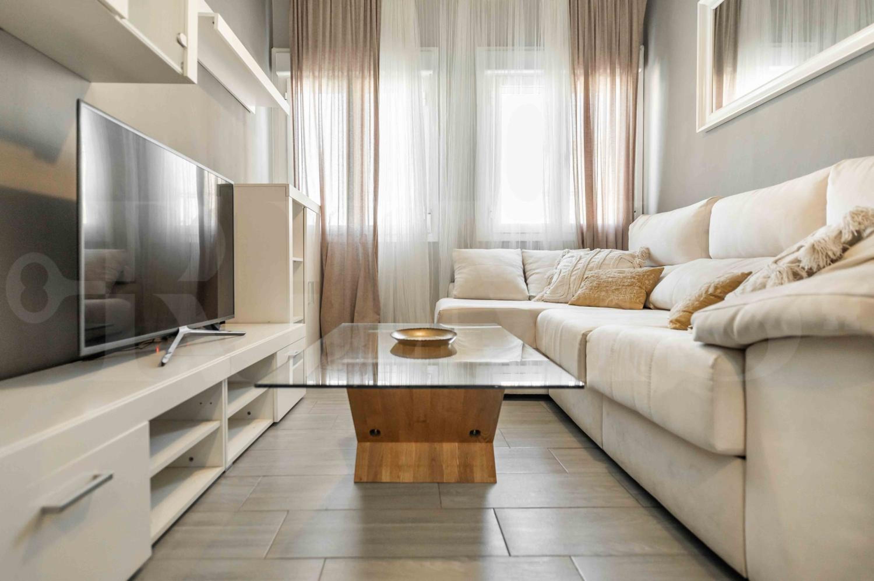 Boho apartment near center by REMS
