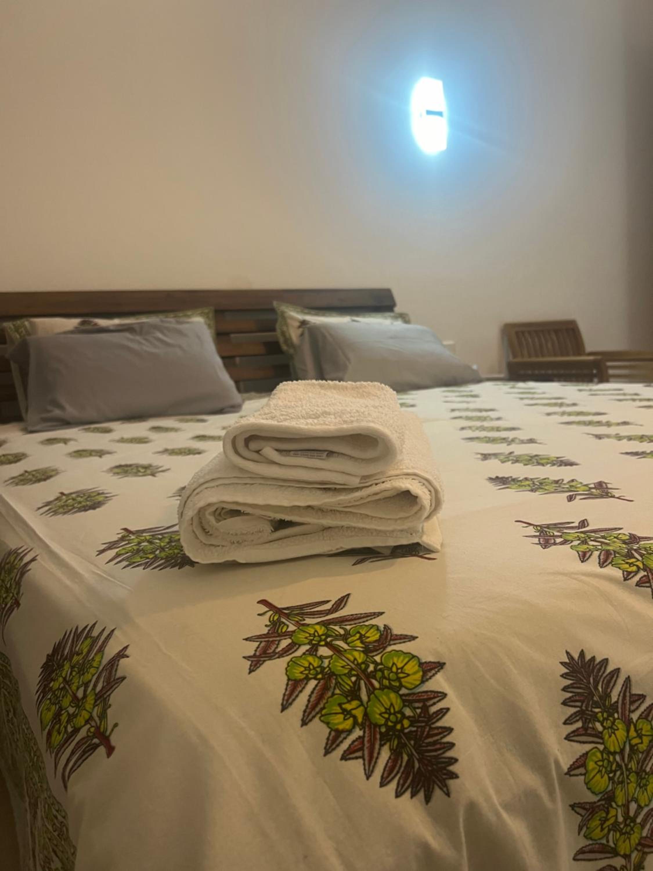 Blue Heaven Villa with Garden, Salt pool & Jacuzzi Welcomes All view 3
