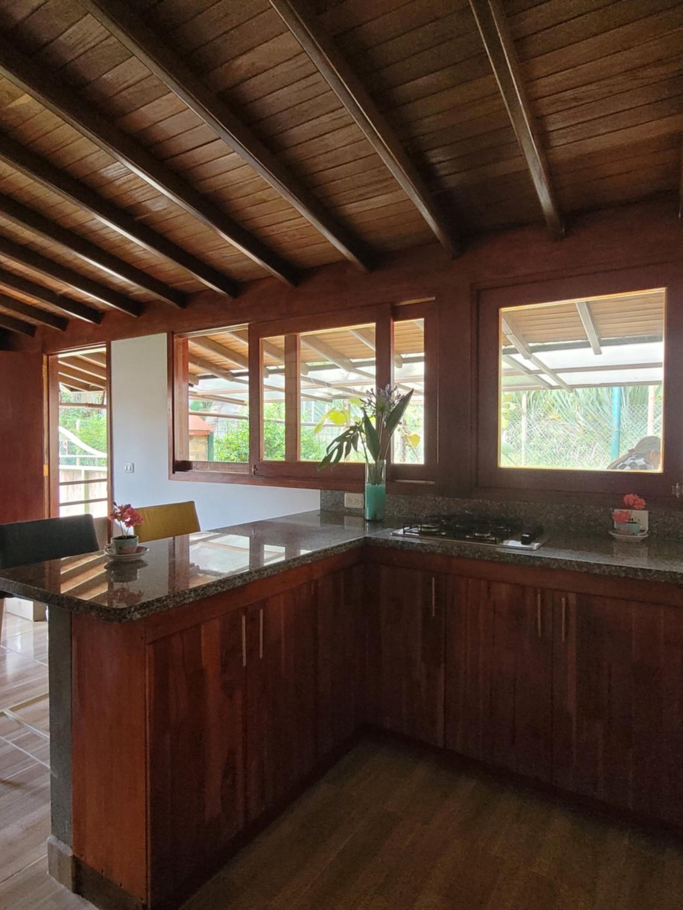 La Pascana Ecolodge frente al parque Arví Entorno natural excepcional, reserva natural, áreas protegidas, conexión con la naturaleza y avistamiento de aves
