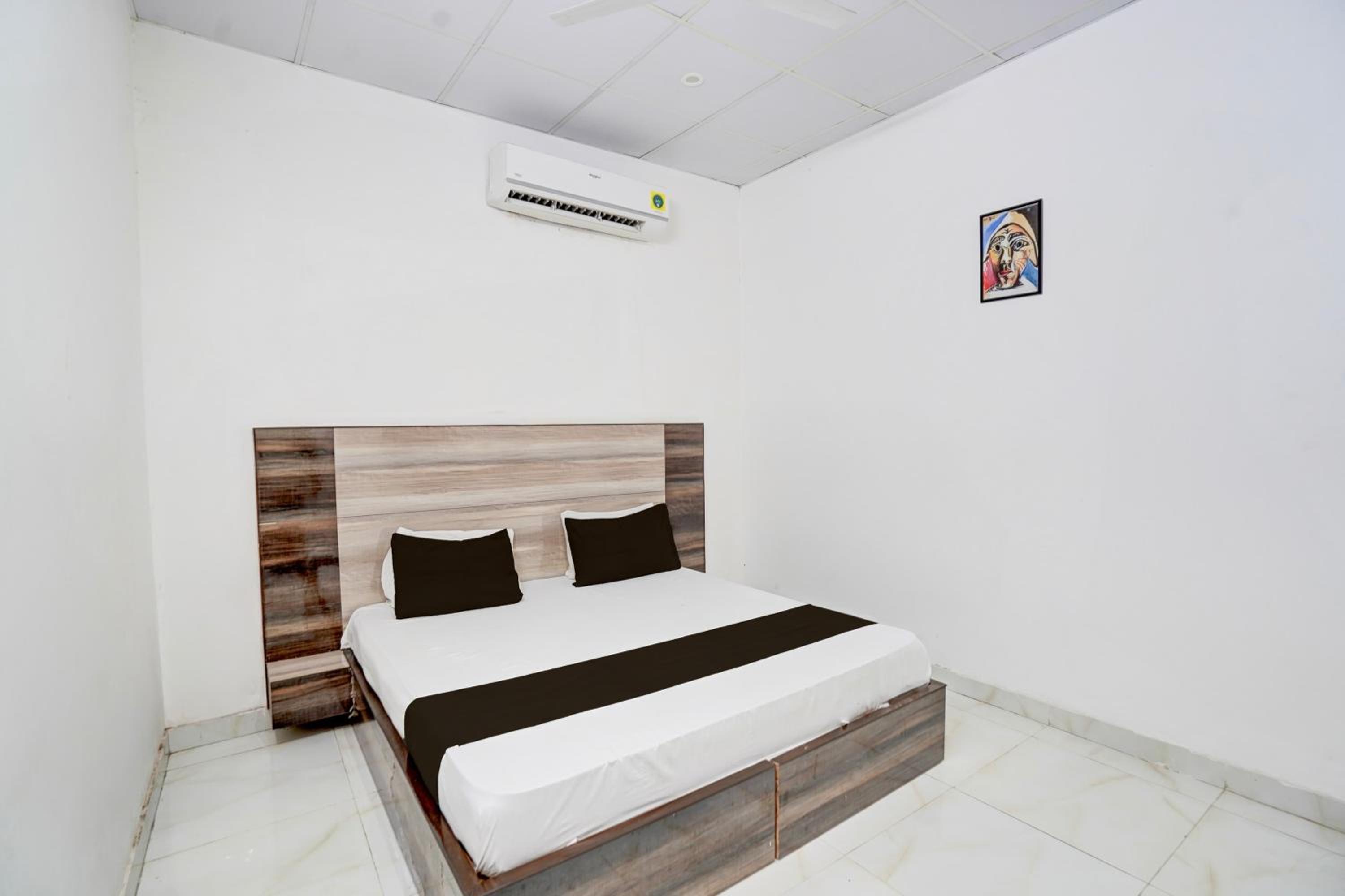 Hotel O by OYO Chaudhary Guest House view 5