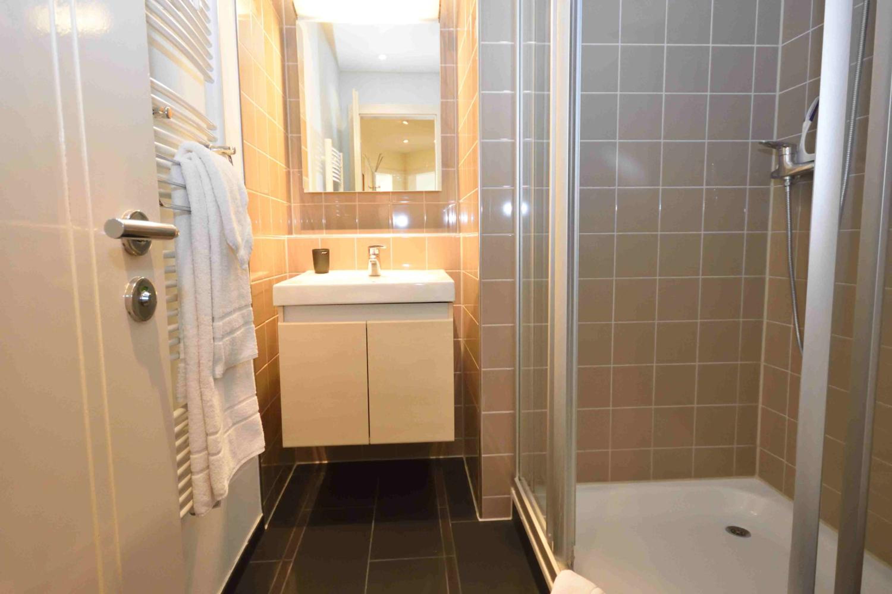 EXECUTIVE 3BR near Opera - PABS 4