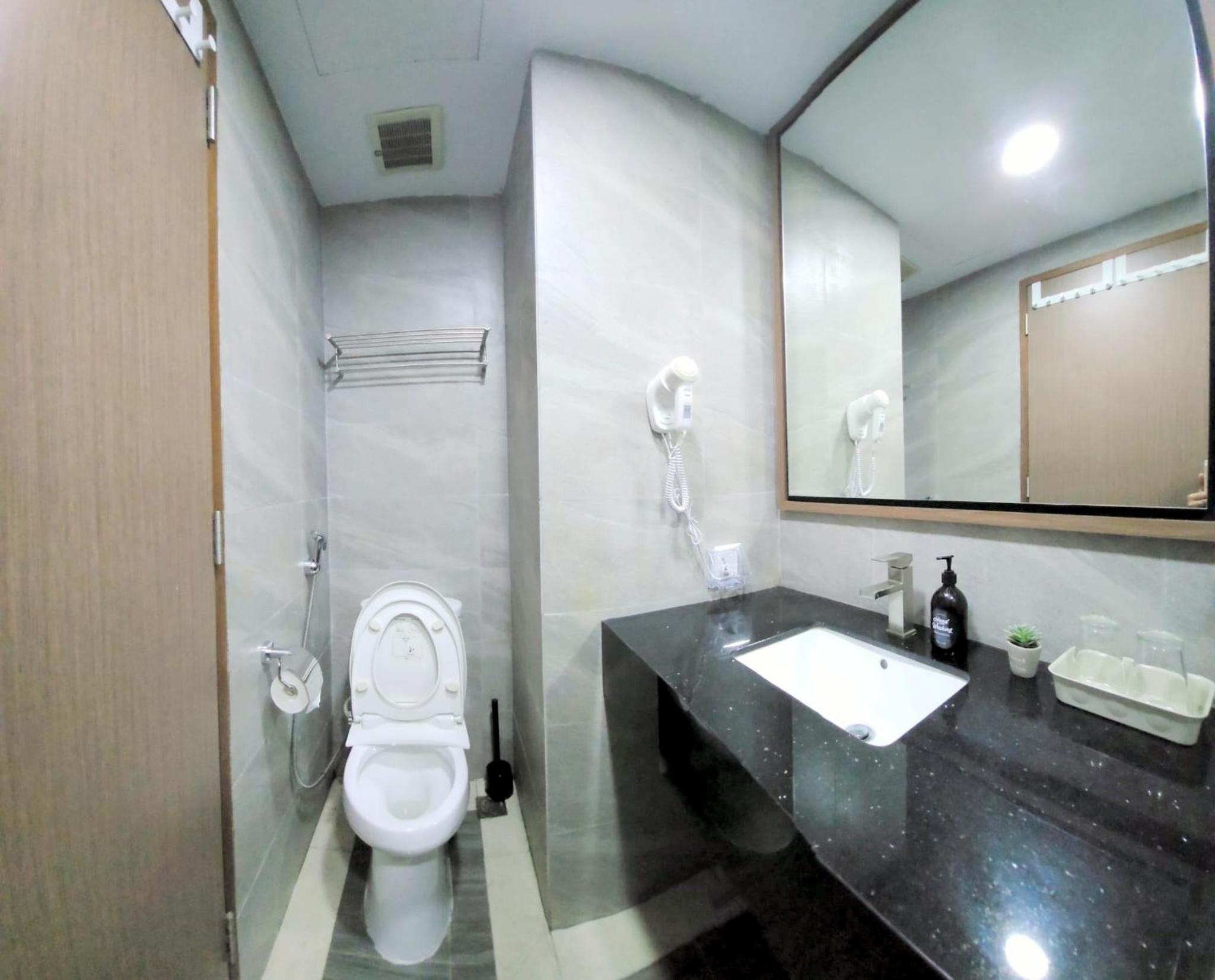 COZY 02 Bedroom Condo Near Ferry Terminal Batam view 4