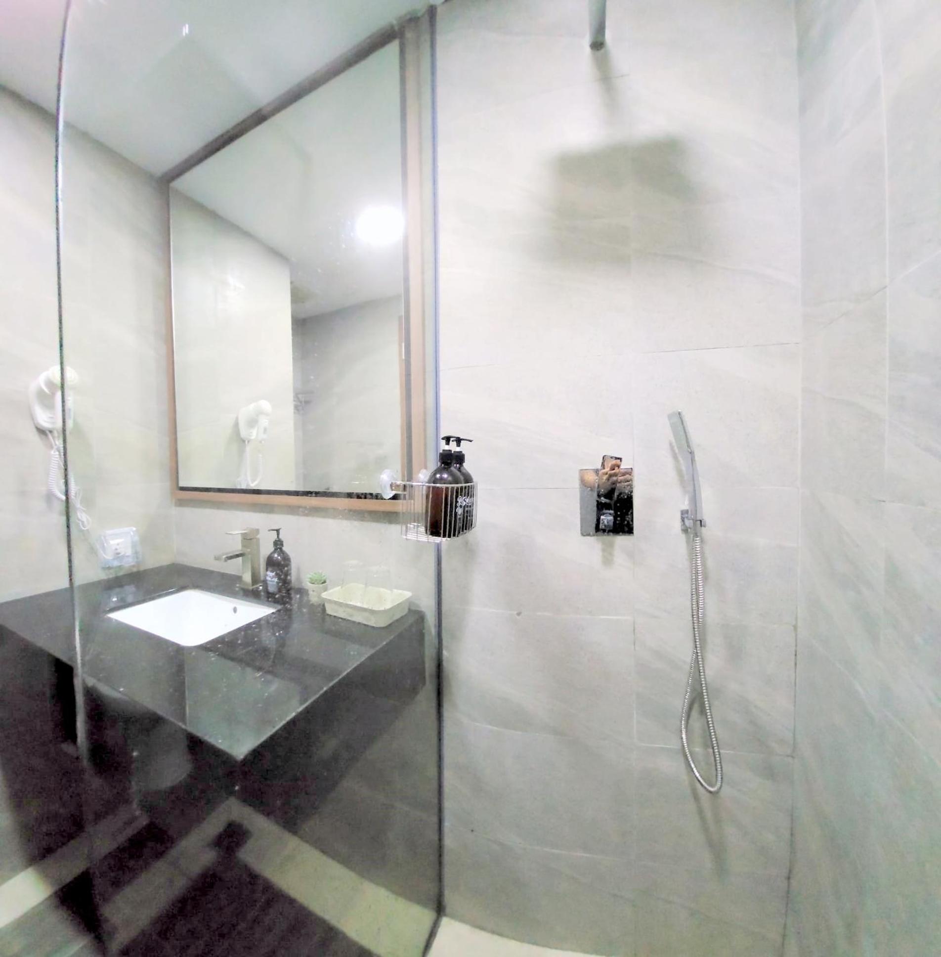 COZY 02 Bedroom Condo Near Ferry Terminal Batam view 3