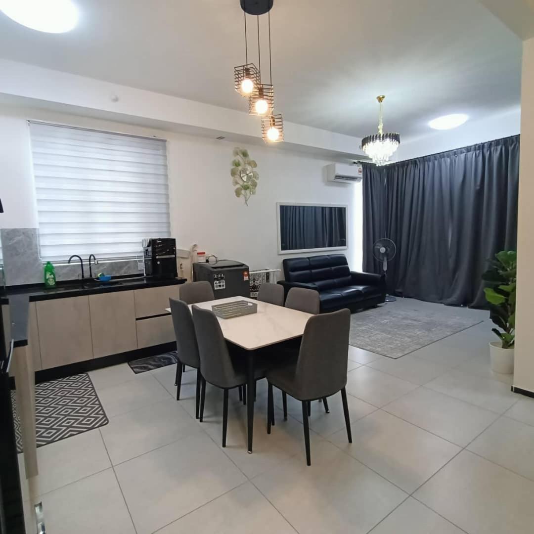 Urban Suites Georgetown Penang - Affordable - Luxurious Stay with Sea & Georgetown Views by Qistina photo 3
