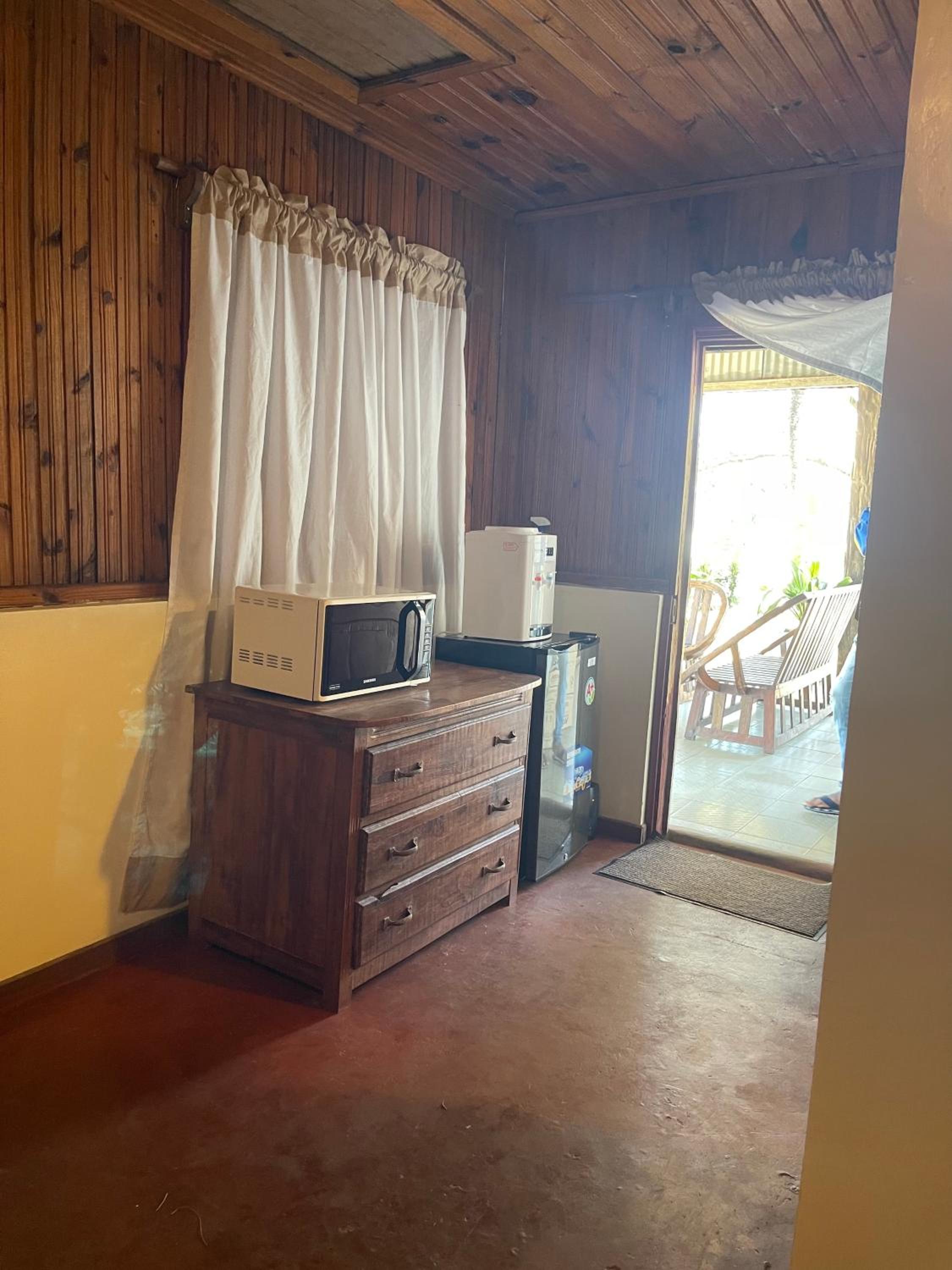 Saltwater Junior - Beachfront Bungalow view 5