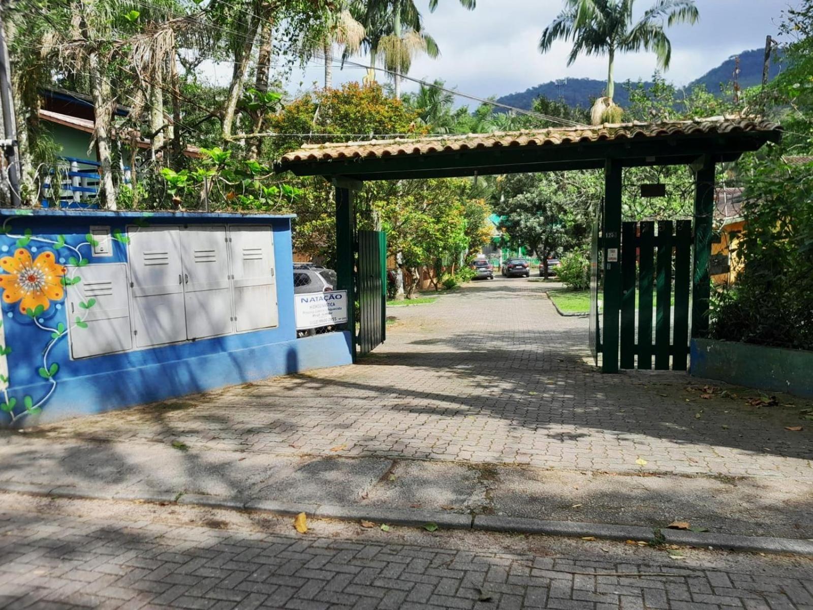 Mandala casa 3 dorms cond fech piscina churrasqueira