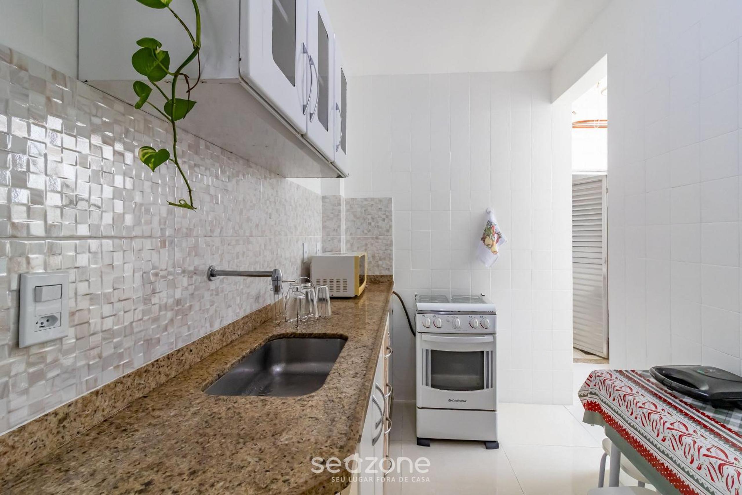 Cozy Apt 350m from Praia do Forte ECF0306