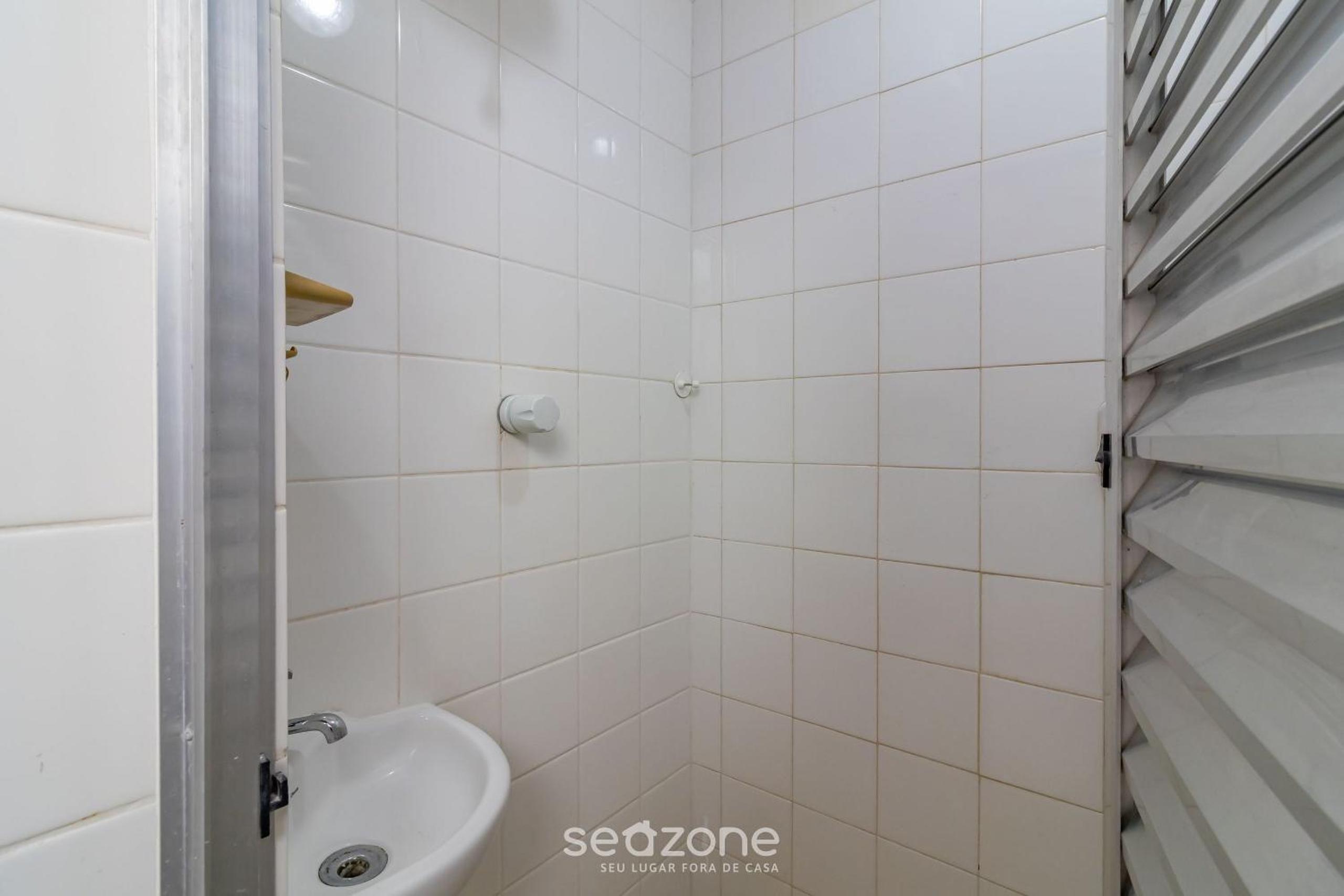 Cozy Apt 350m from Praia do Forte ECF0306