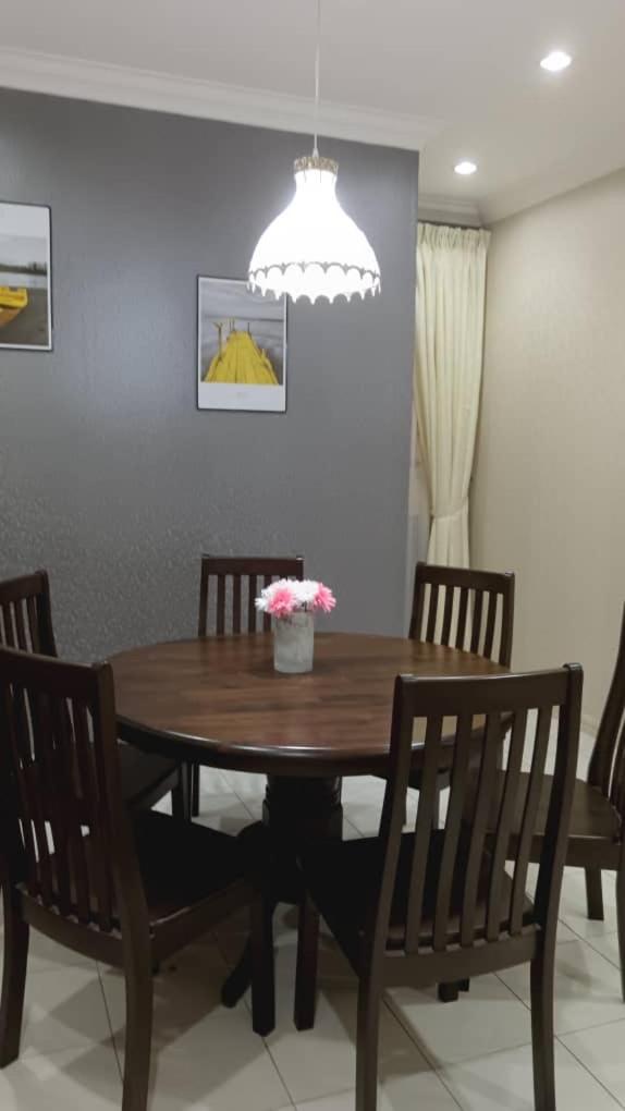 Riverview Vintage Home 8pax Kuching photo 4