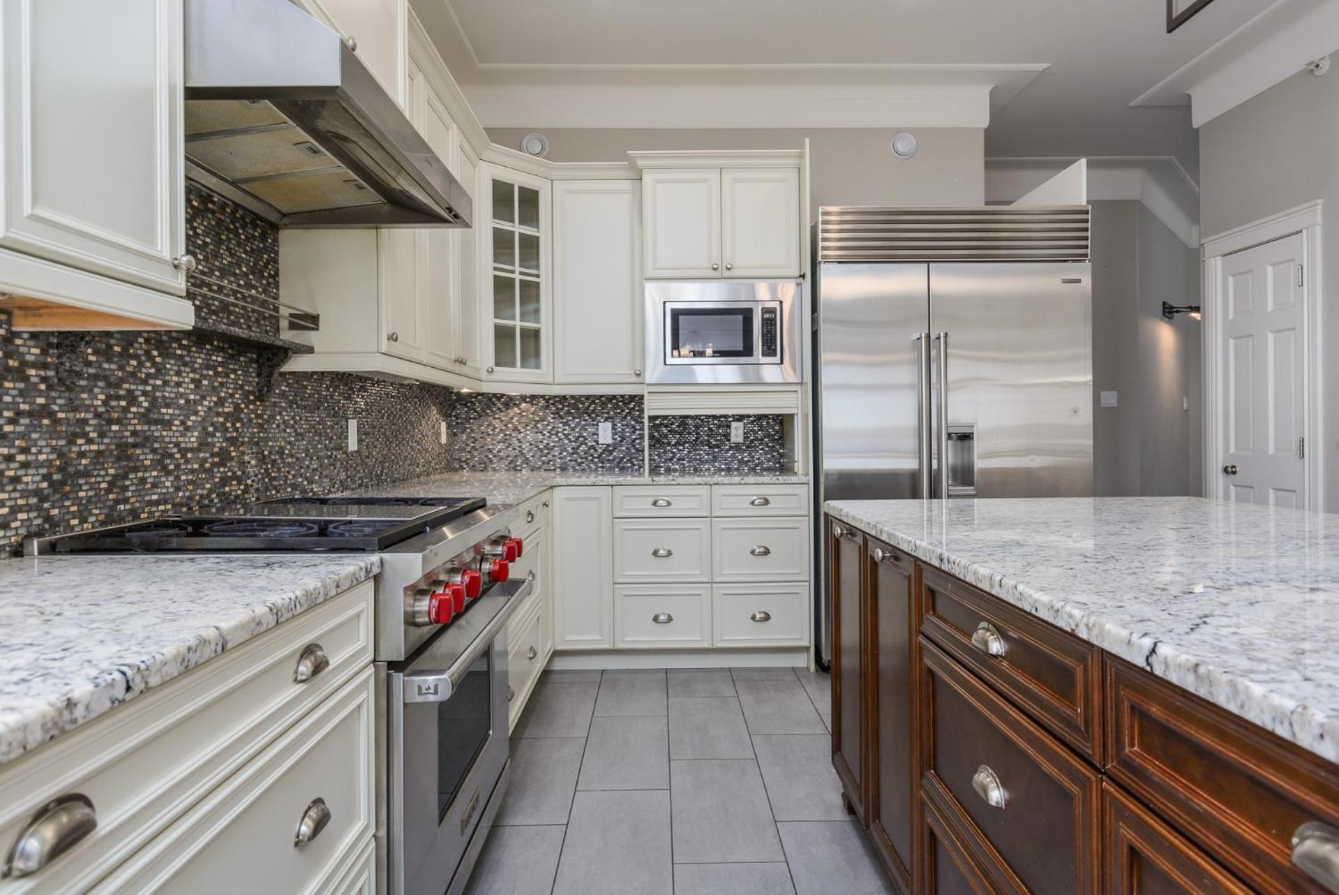 Lux Waterfront Private 4bd home