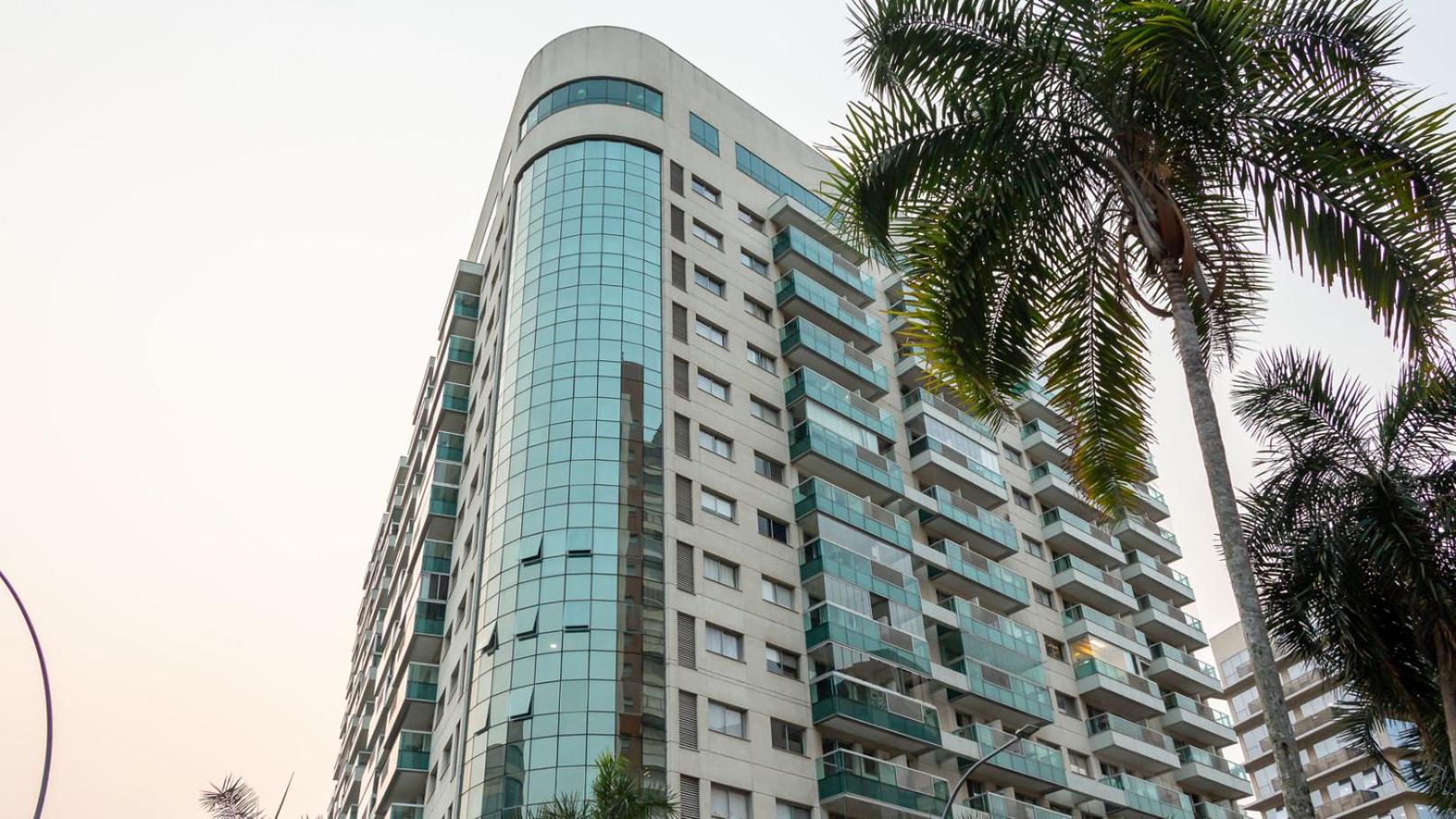 Apto com otima localizacao na Barra da Tijuca RJ