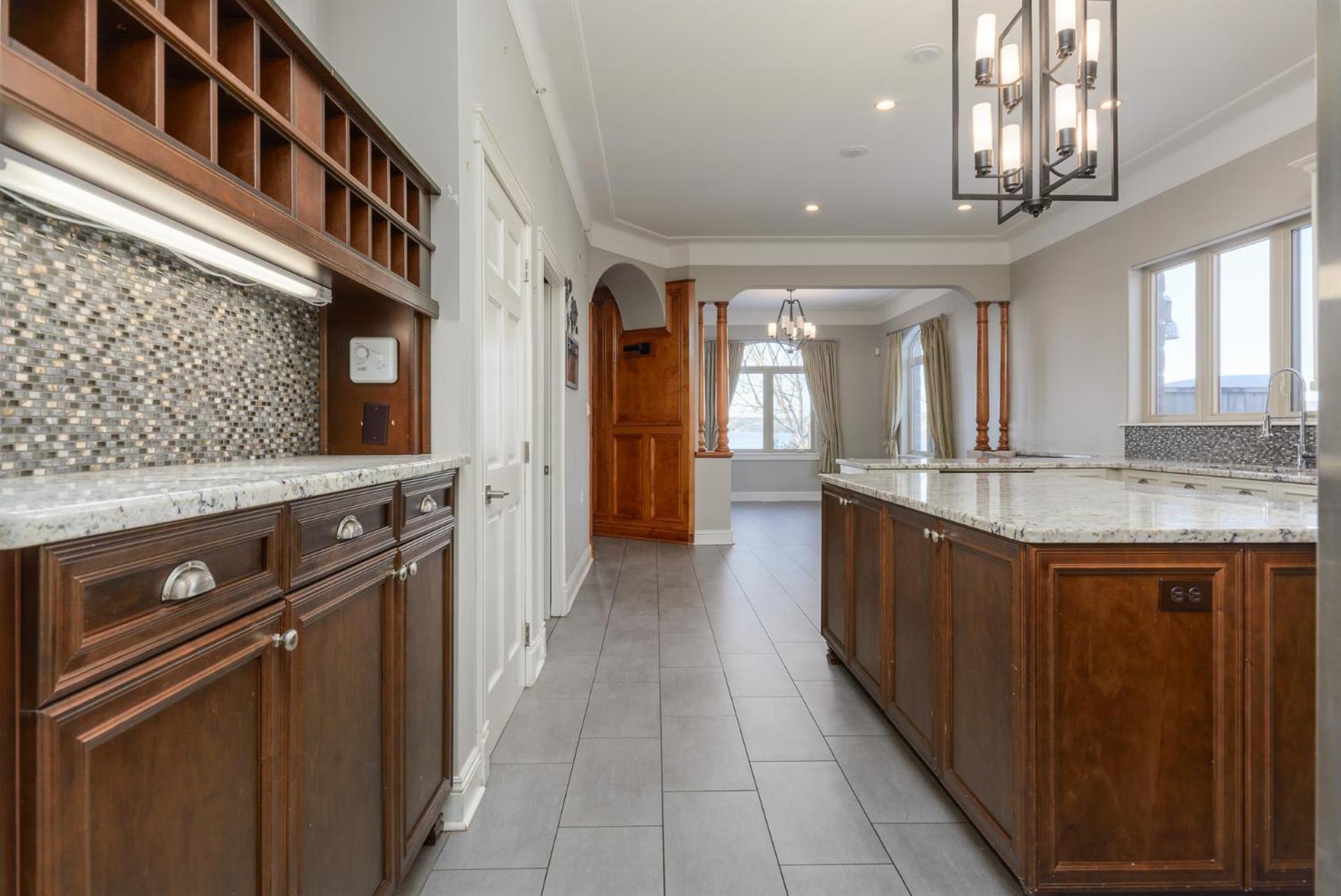 Lux Waterfront Private 4bd home