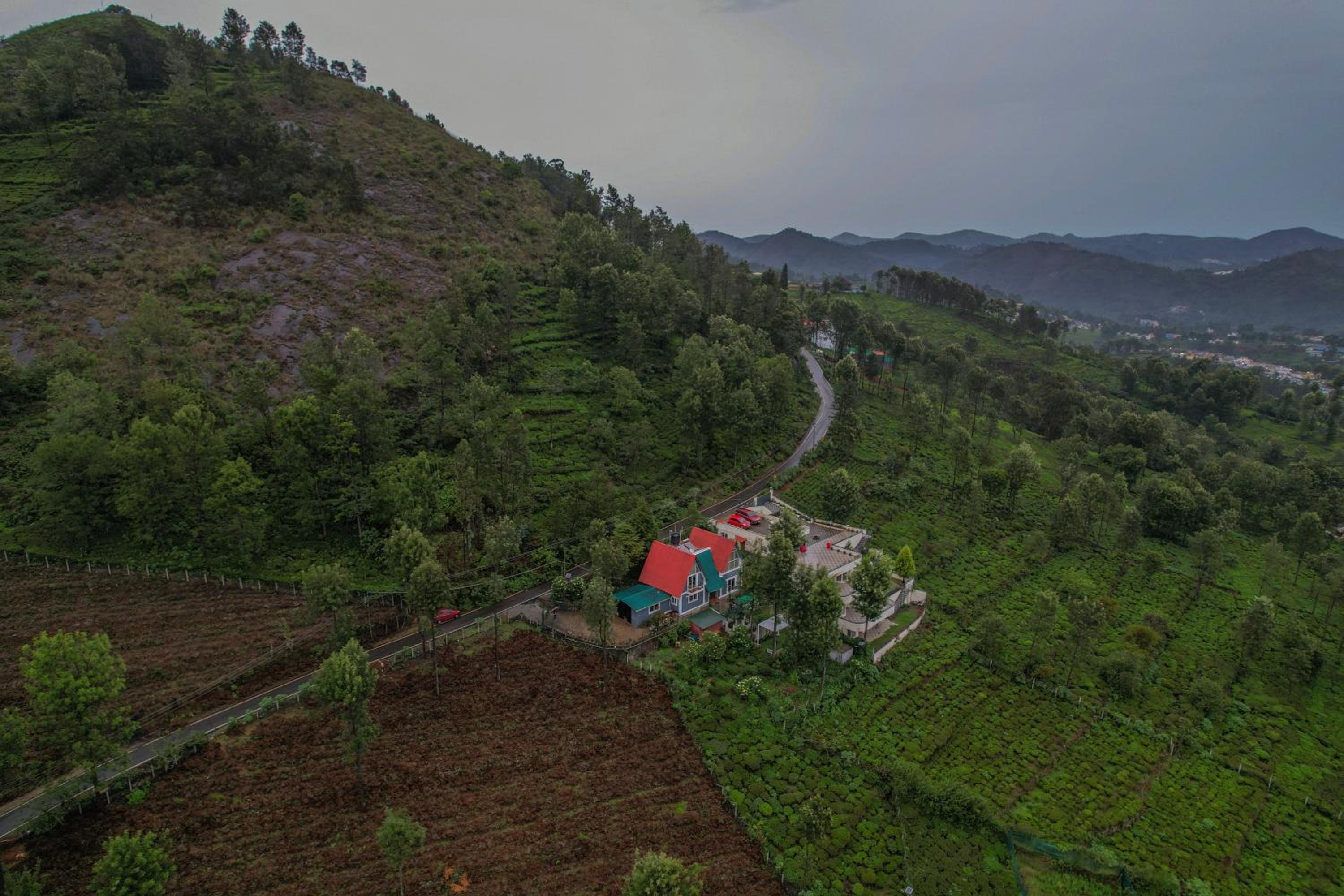 Chalet in Tea Gardens by Xplore Indo view 5