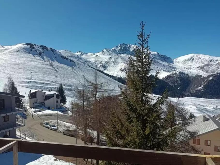 Bilocale I cervi a pochi passi dalle piste con vista Mondolè