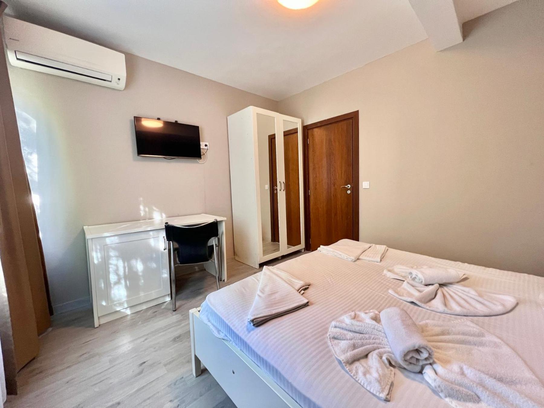 Kiara Apartments