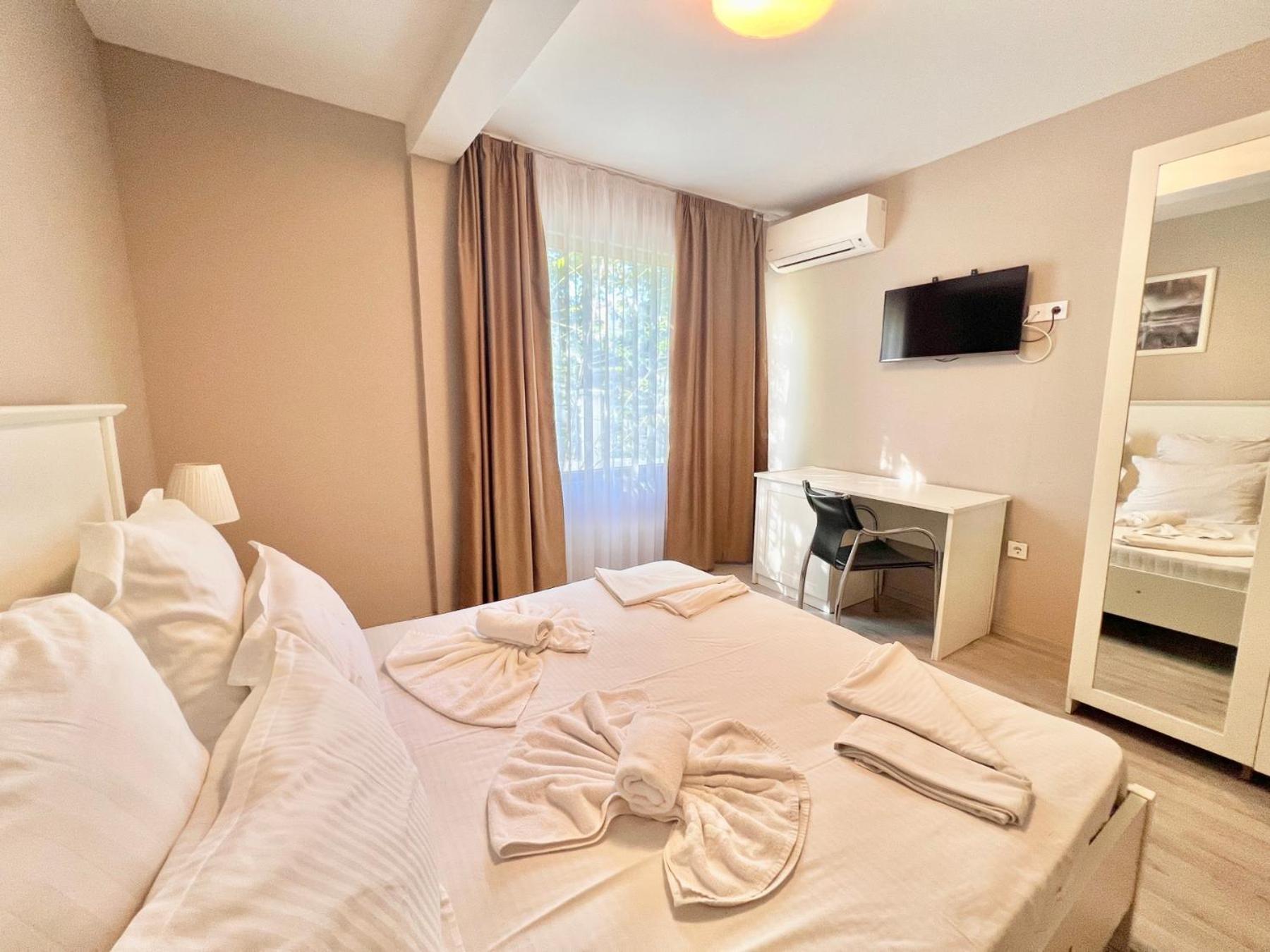 Kiara Apartments