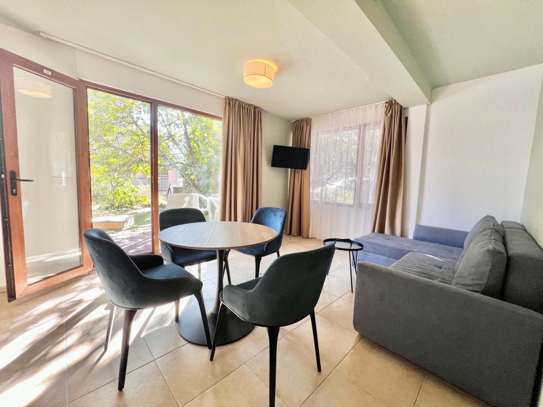 Kiara Apartments