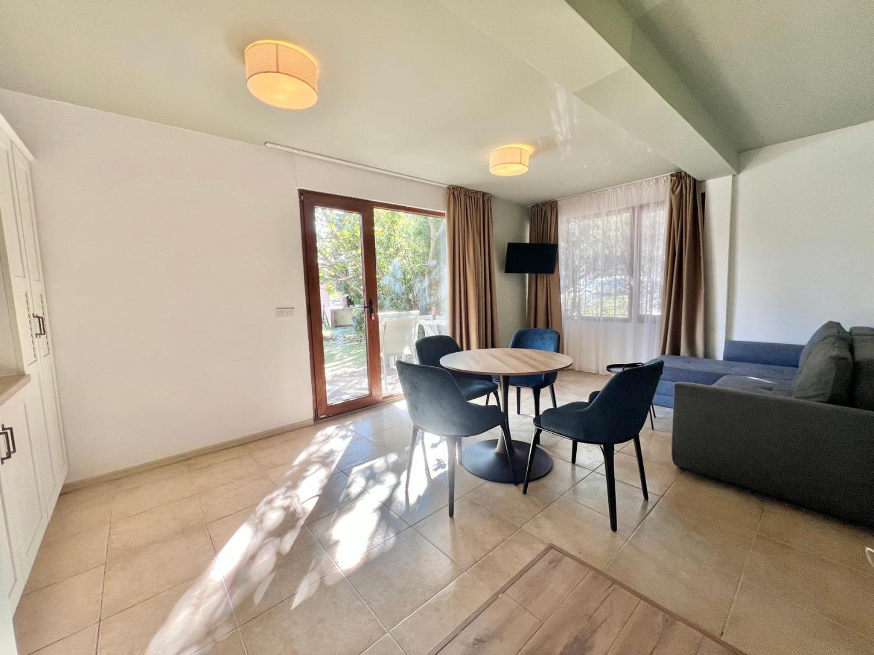 Kiara Apartments