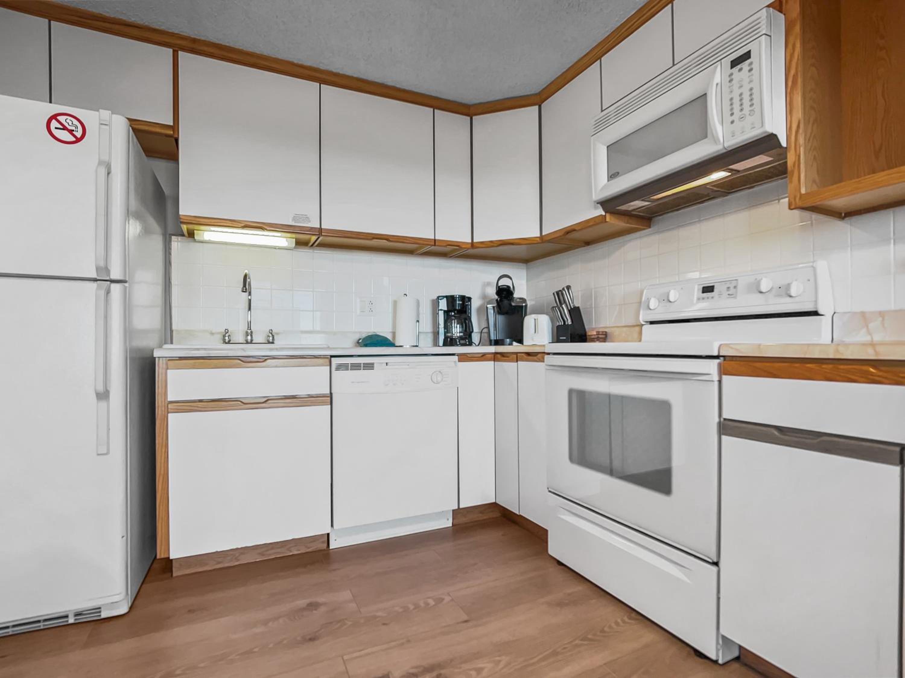 ML190 Peace Tranquility Sleeps 8 Washer Dryer WiFi Parking view 4
