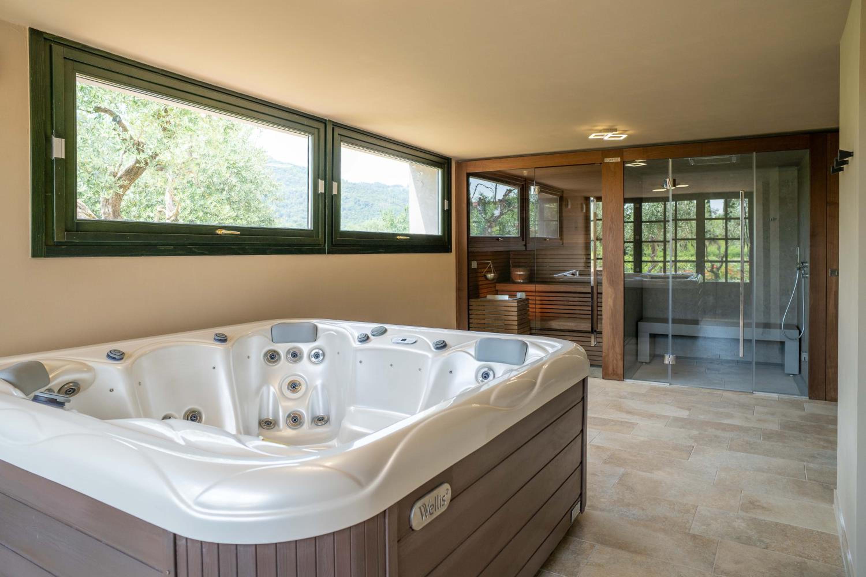 Villa Mia con SPA e piscina view 2