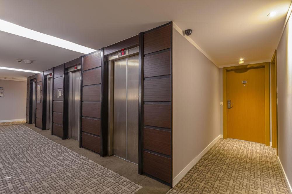 Quarto de casal - Caesar Towers Paulista - Blue Tree Premium Paulista - à 150 metros da Avenida Paulista - estadia estendida - bônus 12 horas