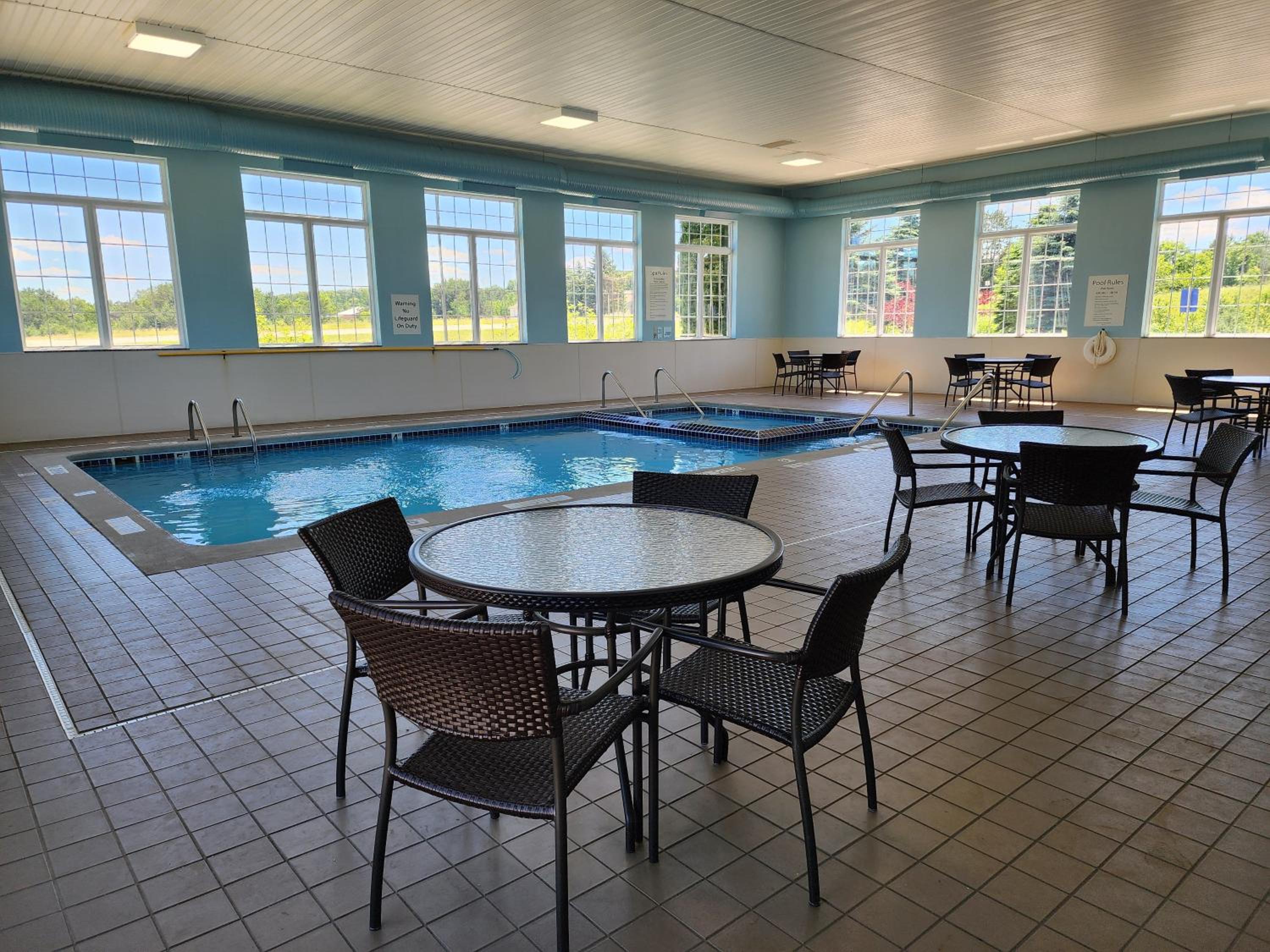 Cadillac Vacations - Holiday Inn Express Hotel Suites Cadillac, an IHG Hotel - Property Image 26