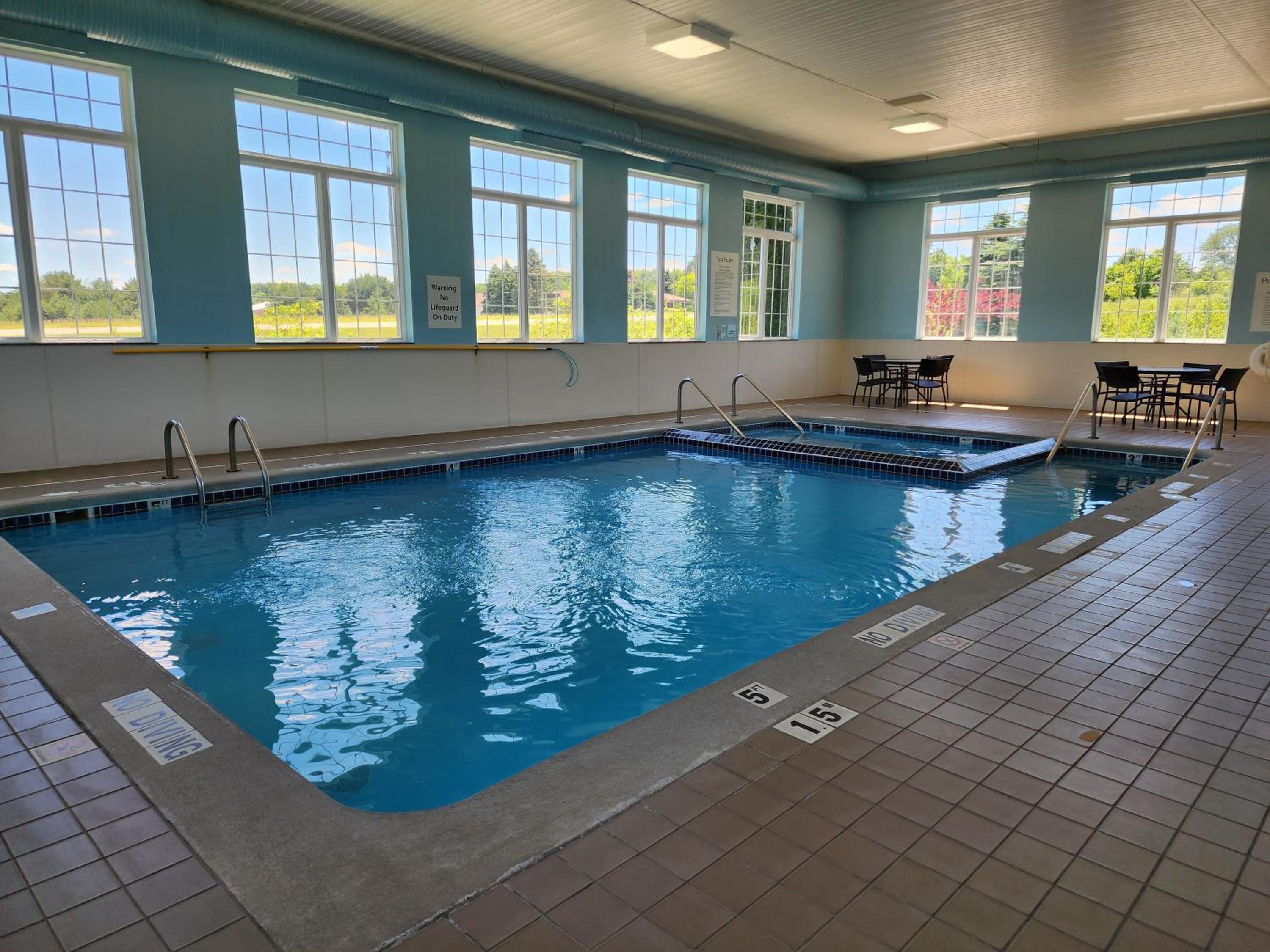 Cadillac Vacations - Holiday Inn Express Hotel  Suites Cadillac, an IHG Hotel - Property Image 3