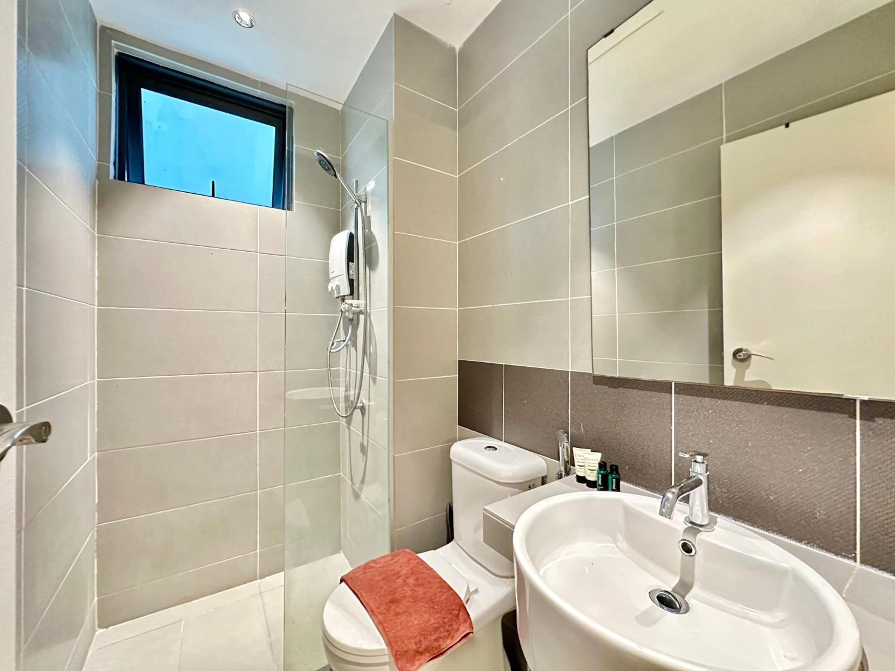 Amerin Suites -- Cozy Skyline City View Home - by Cowidea photo 6