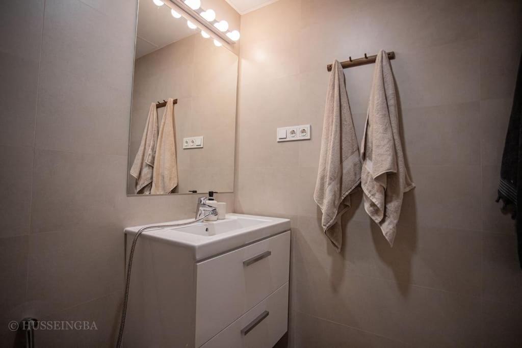 Malaga Skyline Suite with Pool - Floor 26 - Free Parking